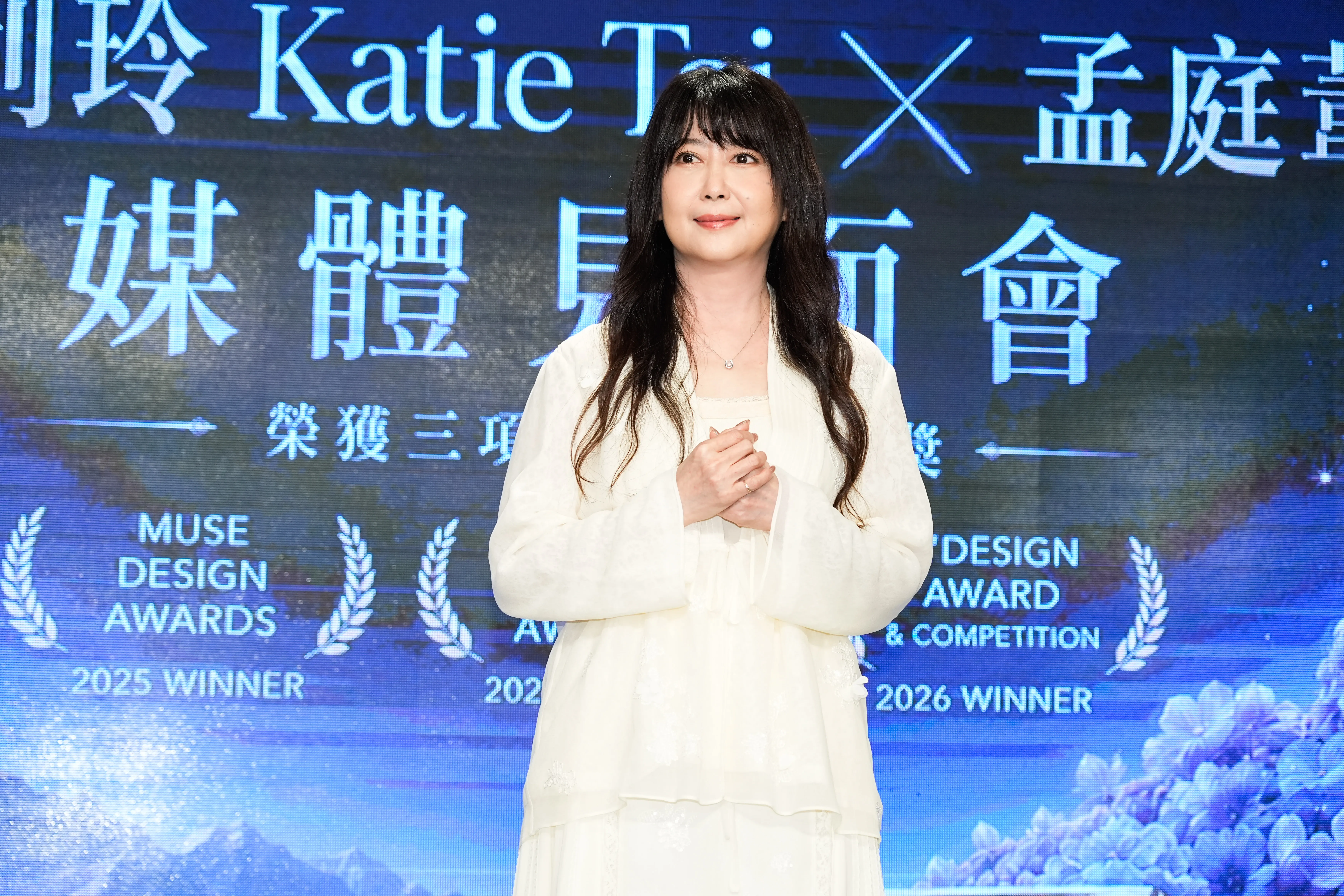消失台灣20年 孟庭葦首露面 999朵玫瑰也打不動美人心
