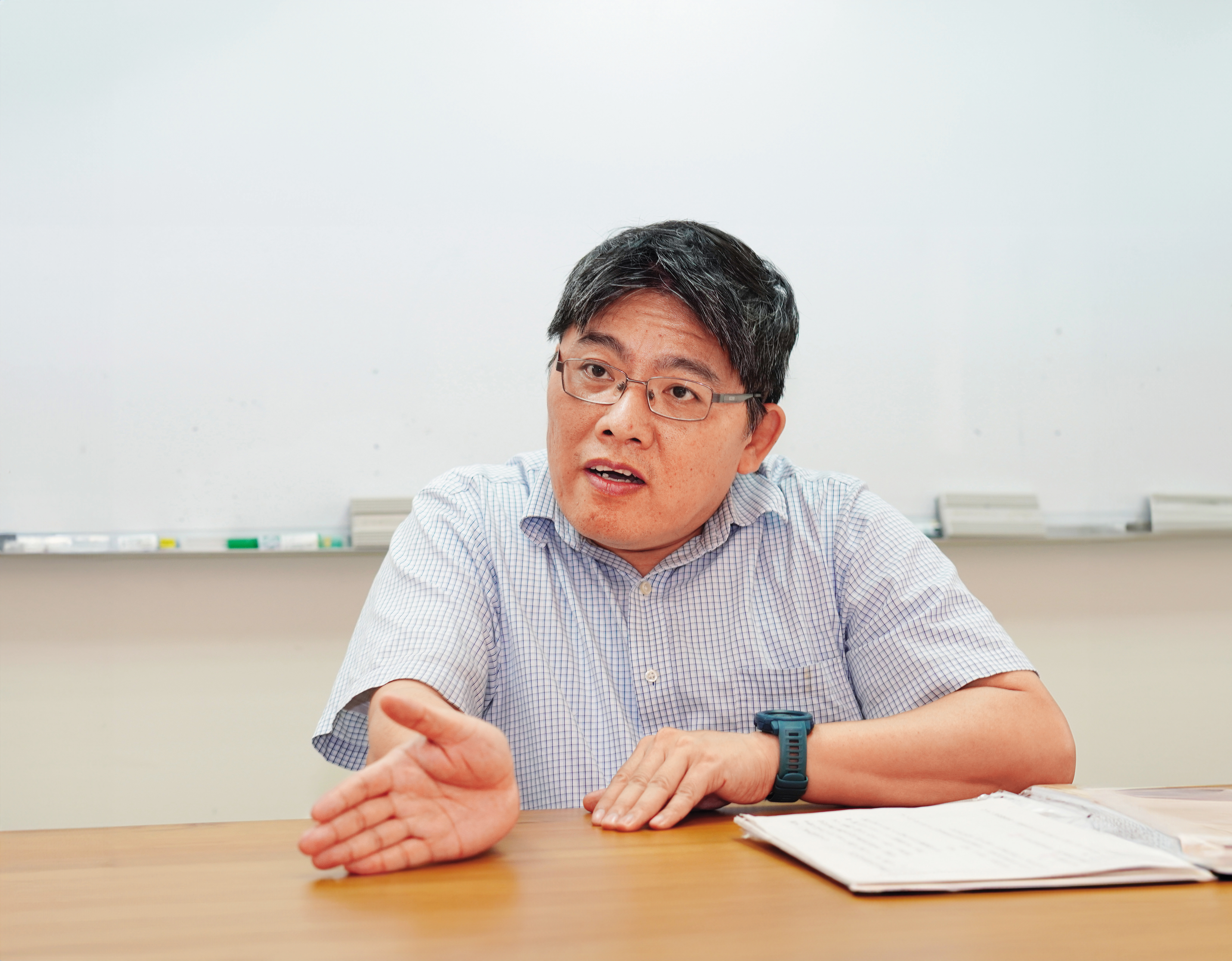 律師邱顯智認為,本釋憲案是一場性的轉型正義,不能只陷入法律的機械式操作。