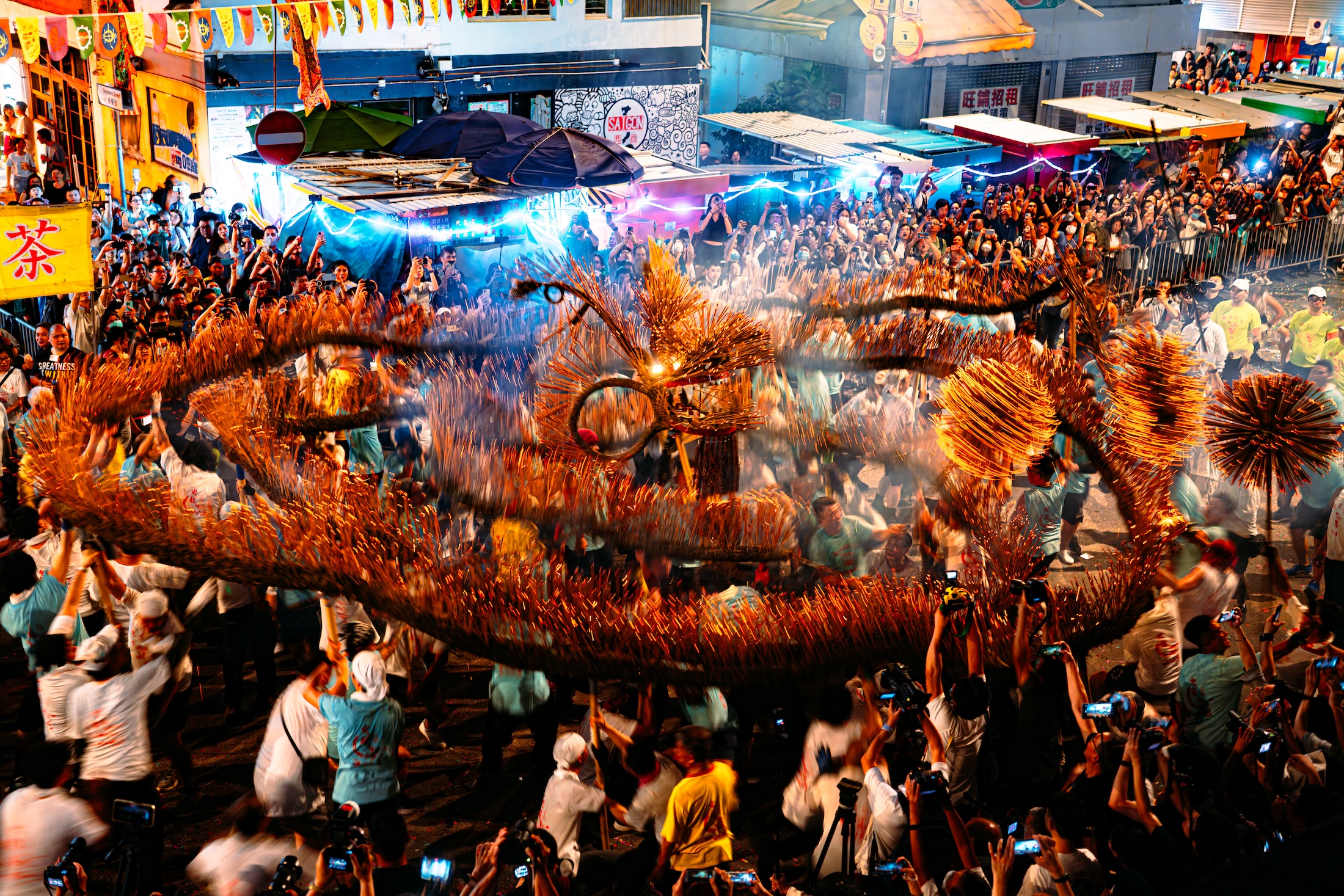中秋連假飛香港,從20國花燈、秦淮燈藝一路看到147年大坑舞火龍,在異地感受不一樣的團圓節慶。(香港旅遊發展局提供)