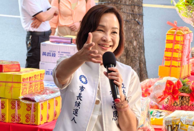 柯志恩在旗山喊「吃屏東香蕉」引熱議　陳水扁3字狠酸網笑：智商少一半都比我聰明