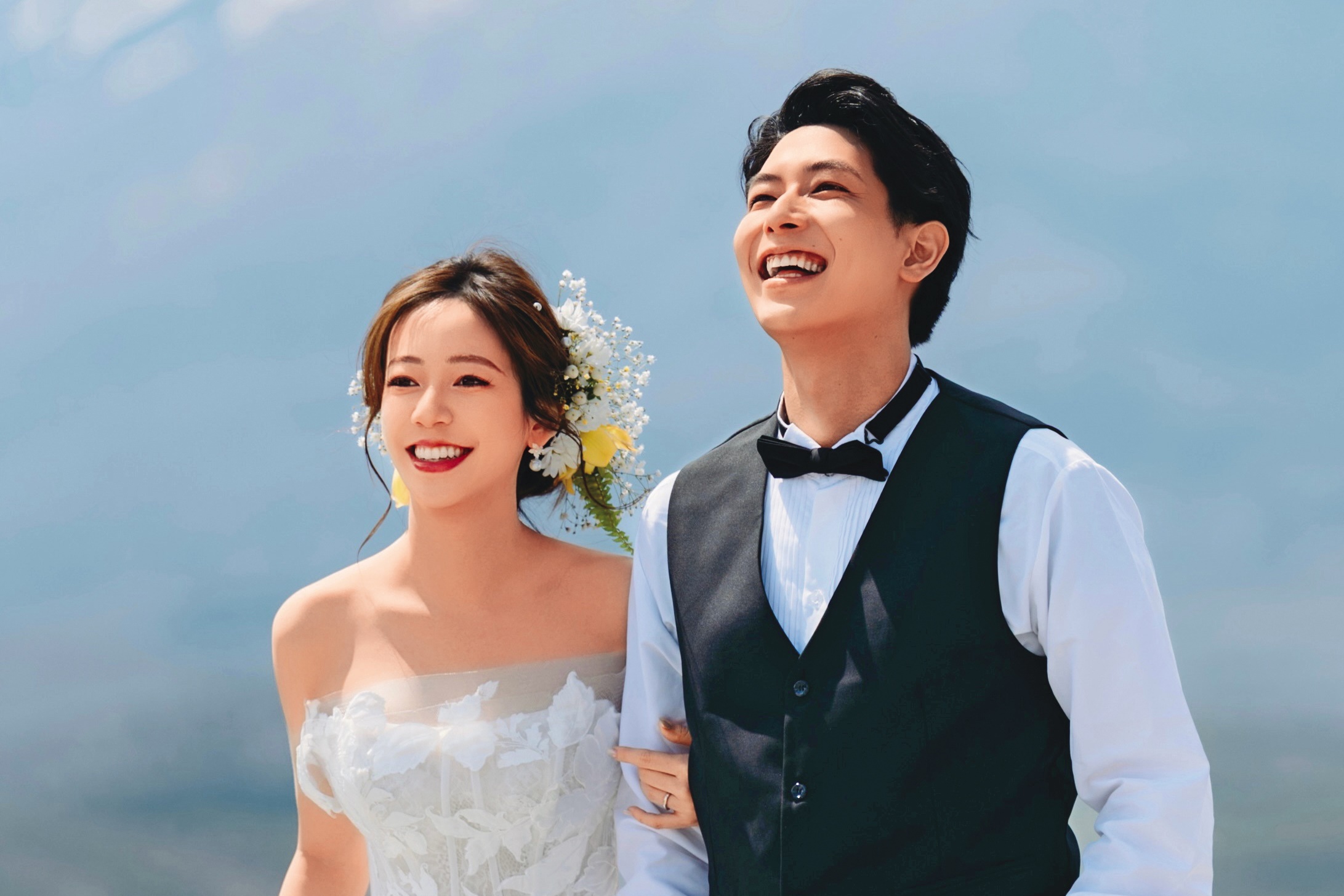 陳天仁(左)與河村一樹(右)5月初才飛到日本拍婚紗照。(翻攝自陳天仁IG)