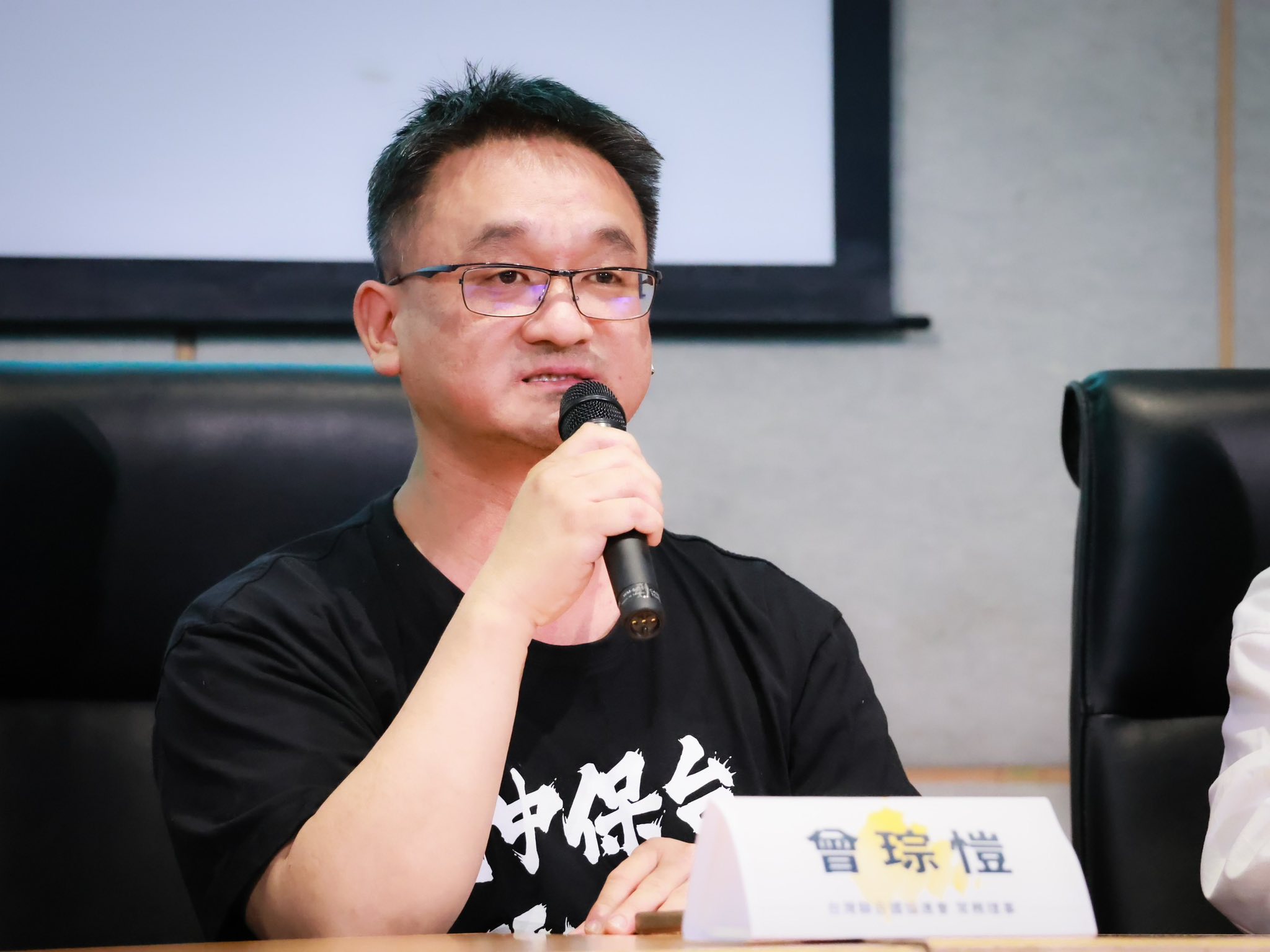 民進黨南投縣黨部執行長曾琮愷病逝。(翻攝自臉書南投小鋼炮曾琮愷 )