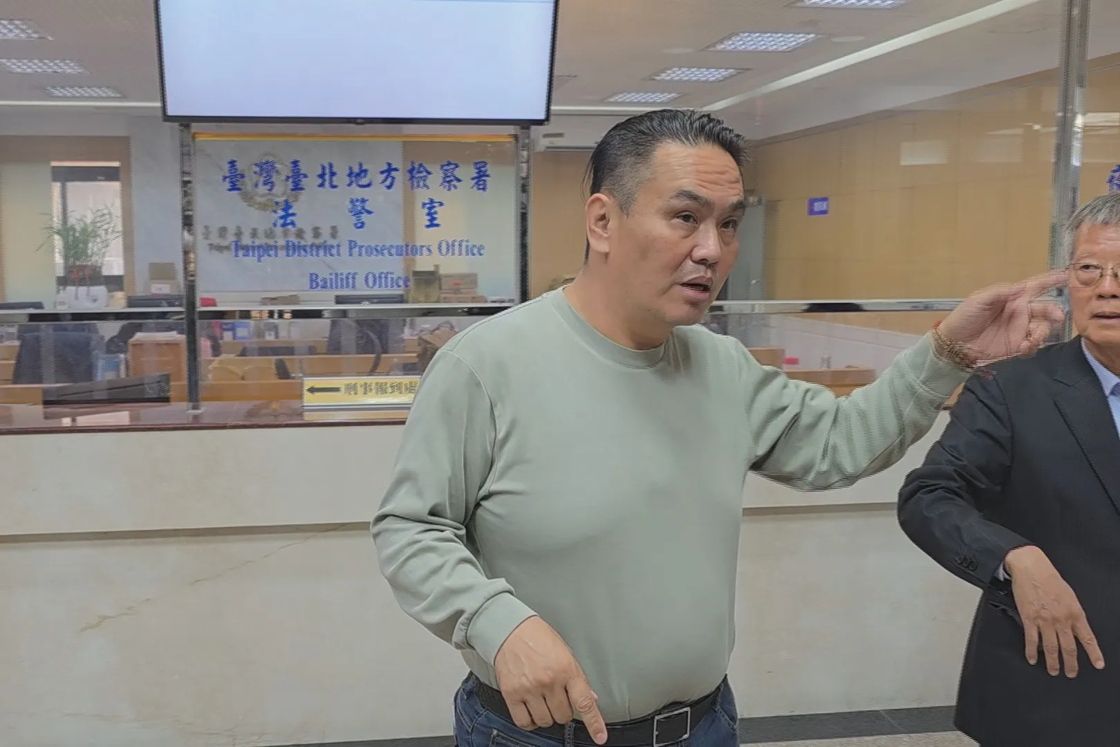選前又出事！陳重文涉違反《選罷法》遭搜索　台智光案到農會賄選爆不停