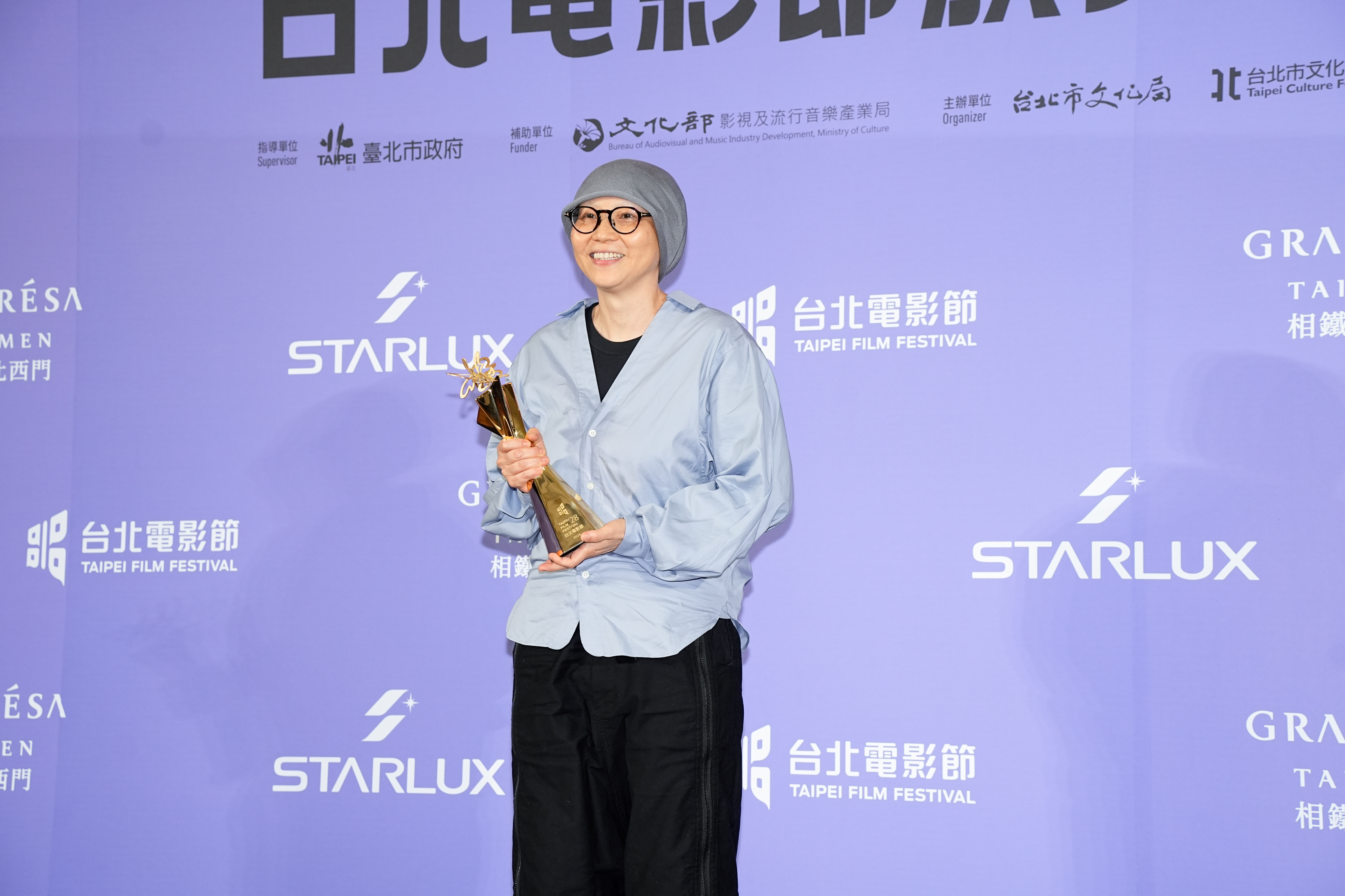 余靜萍的電影攝影鏡頭,收服無數女神,鏡頭語彙始終充滿個人風格。