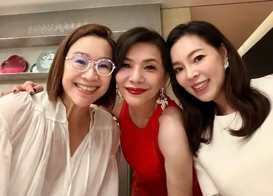 曾馨瑩揮別郭台銘緋聞「恢復跑趴」！才同框庫克　回台急奔張清芳60歲生日宴