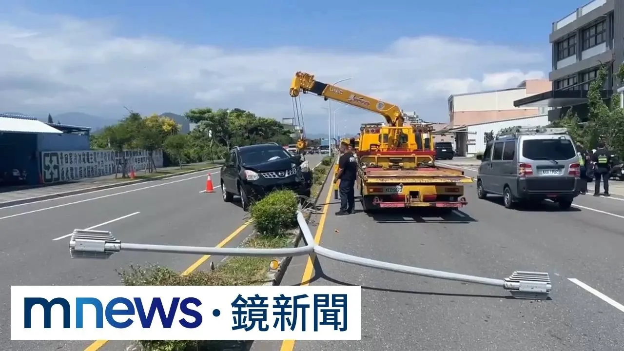 前立委廖國棟開車自撞分隔島　路燈當場倒下僅輕傷