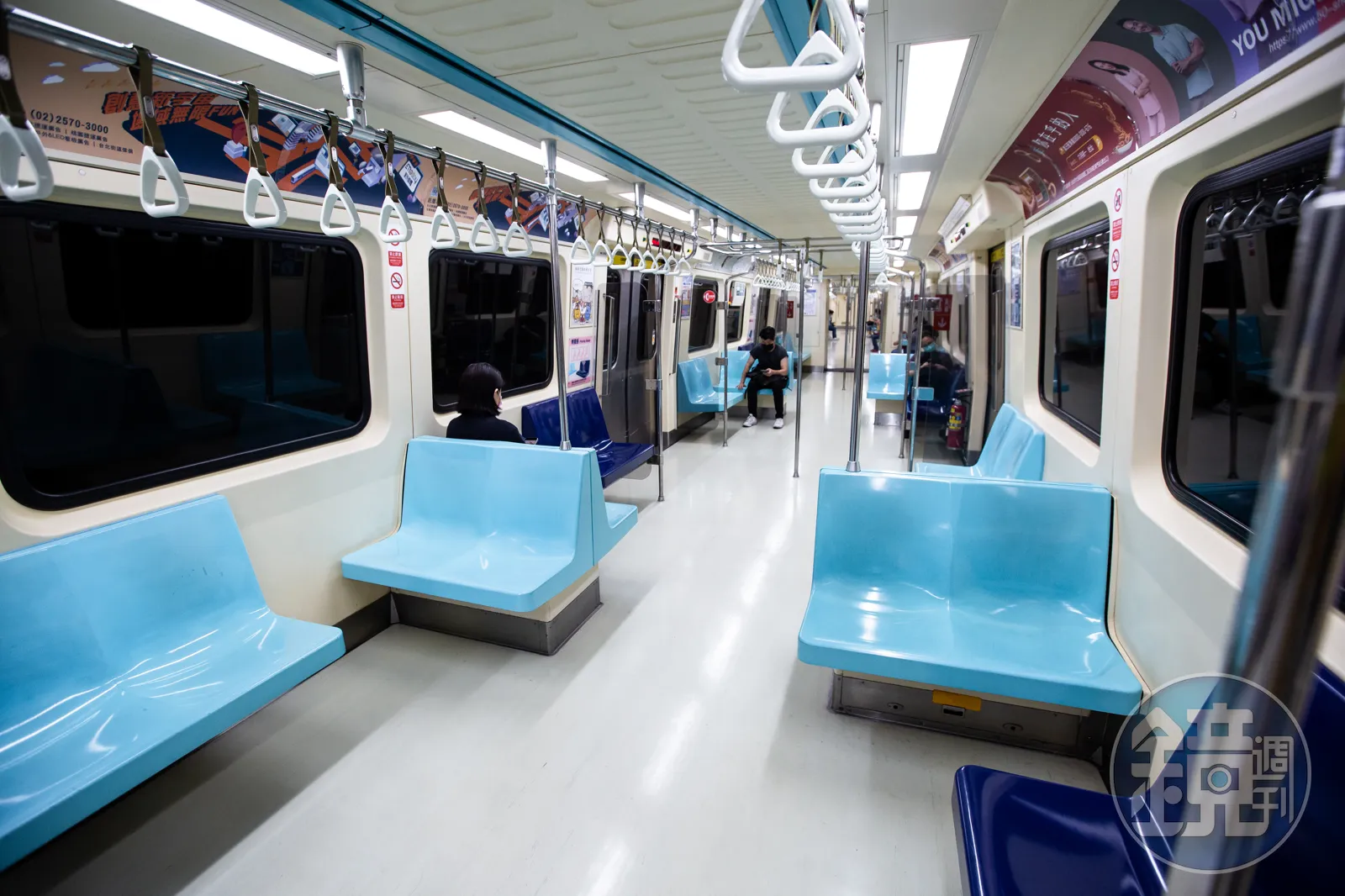扯！噁男北捷車廂嚼檳榔「汁液吐滿地」　影片曝光惹眾怒「他下場慘了」