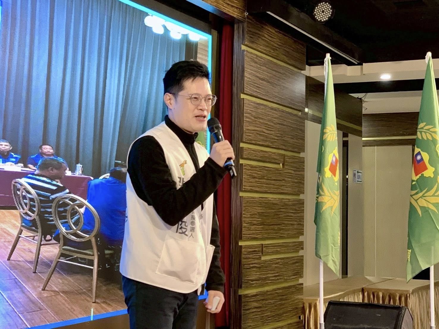 民眾黨前社發部主任張清俊宣布退出黨內中壢選區議員提名。(翻攝自張清俊 Jimmy 臉書)