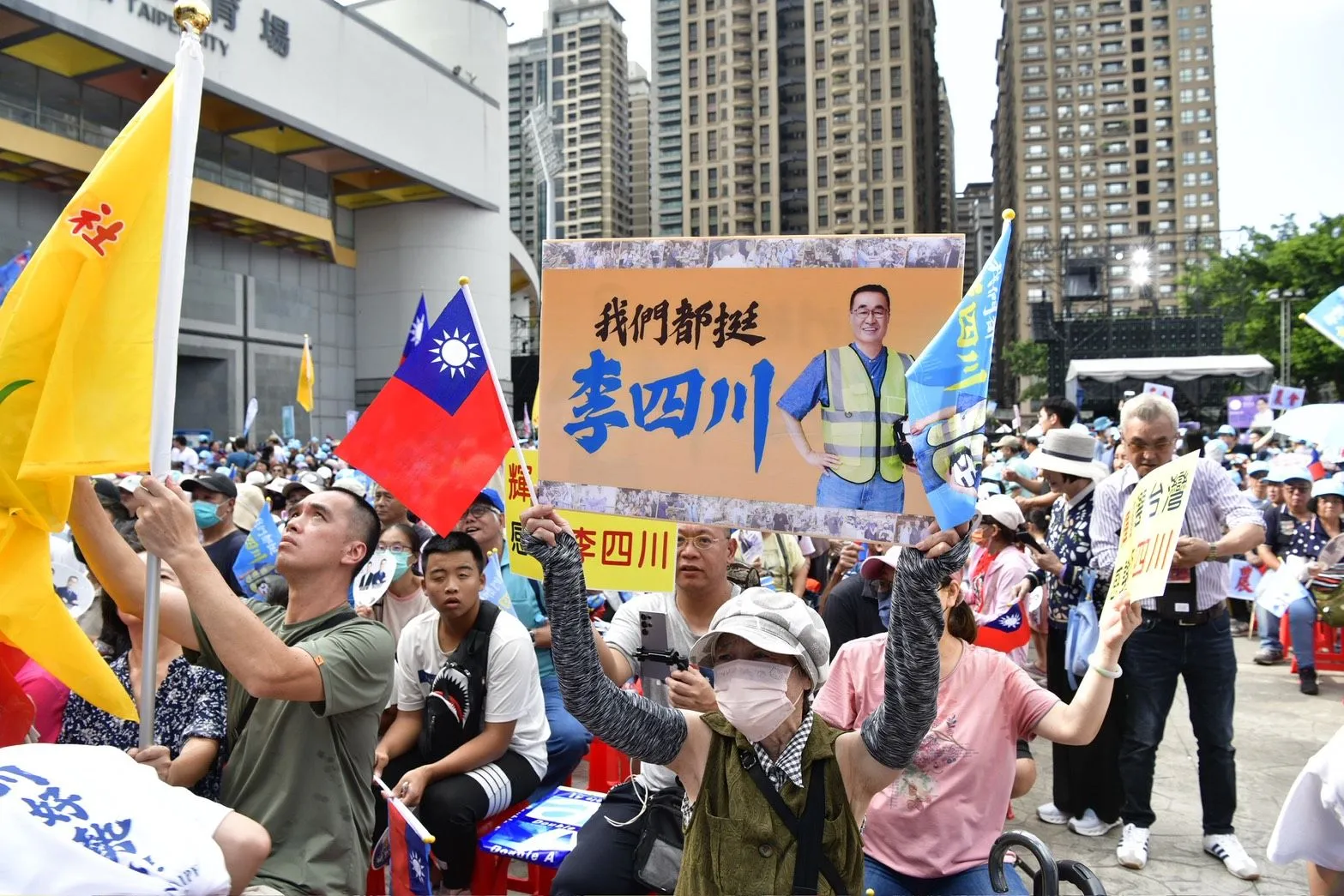 忘記關麥？媒體人估高雄輸10%以上、新北「掛了」這裡也危險　嘆黨團、黨中央失能