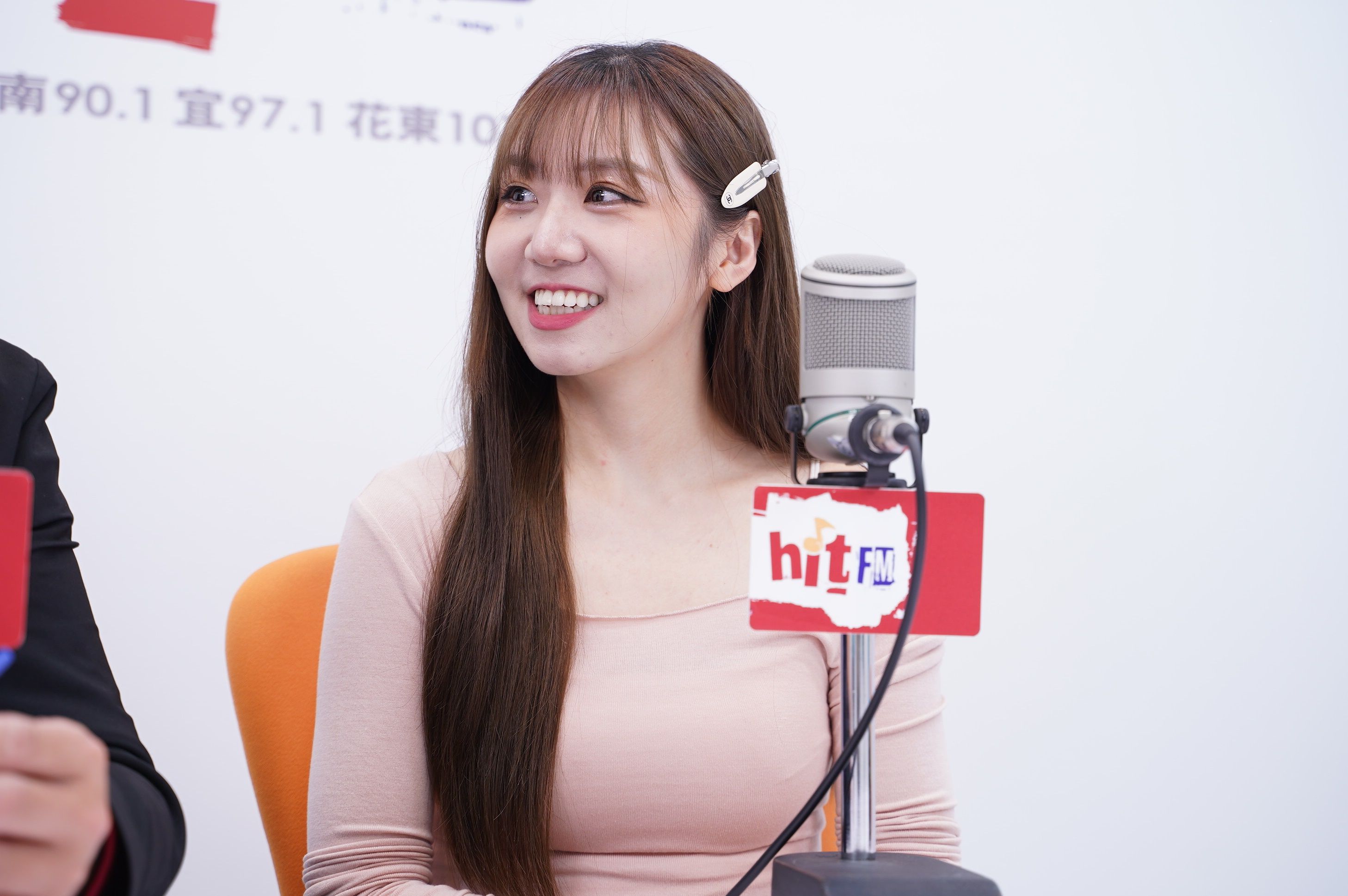 掌沛分享啦啦隊工作趣事。(HitFM嗆新聞節目提供)