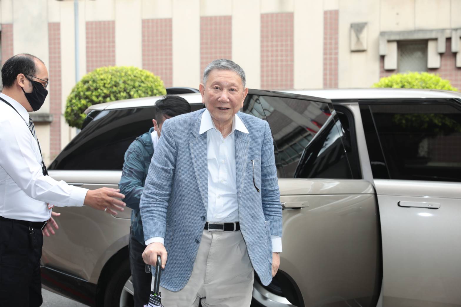 得知中石化董事會決議處分京華廣場土地,沈慶京昨晚心痛於臉書po文。(鏡報林煒凱攝)