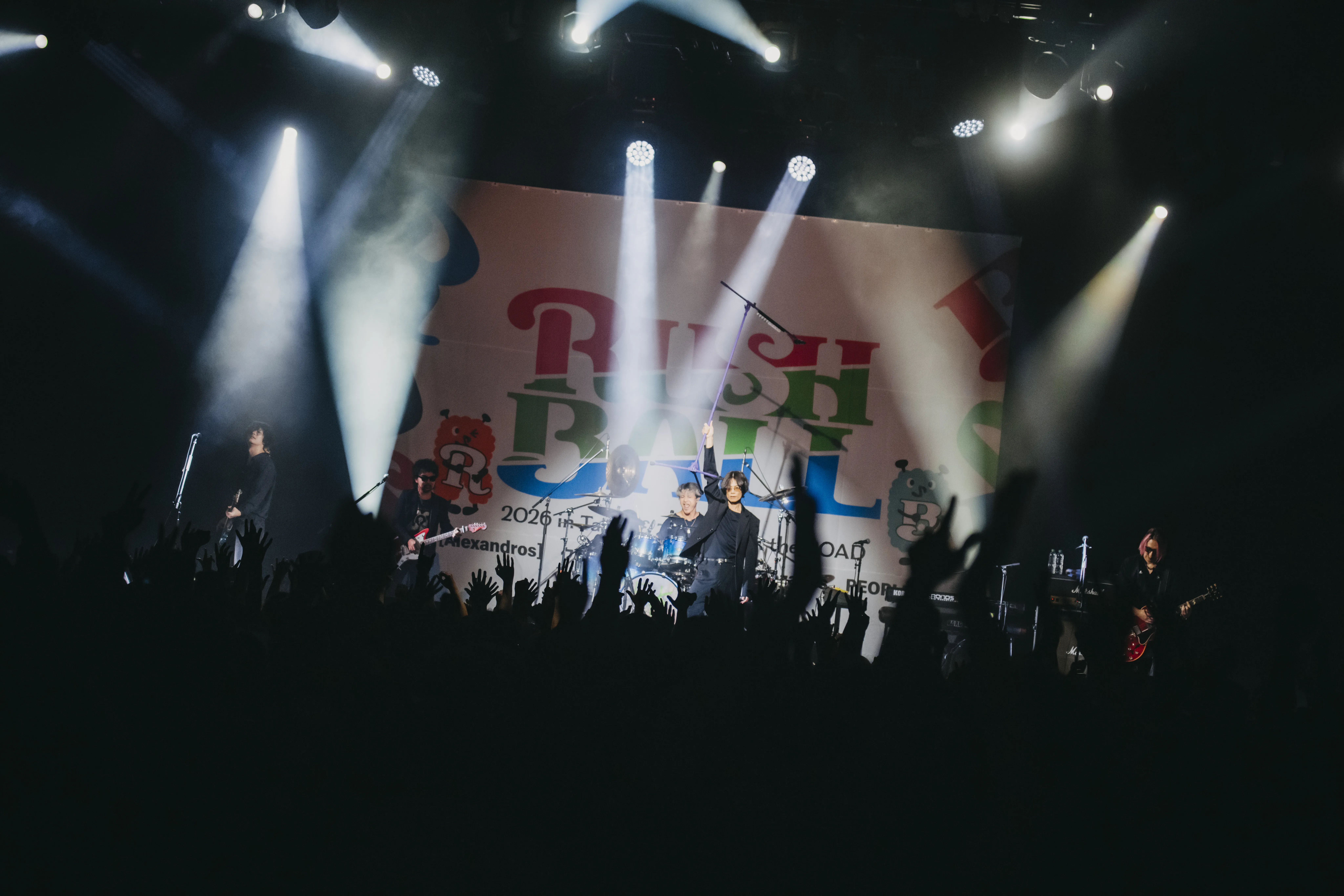 RUSH BALL雙城狂炸台灣　PEOPLE 1中文信、[Alexandros]喊聲嗨翻全場