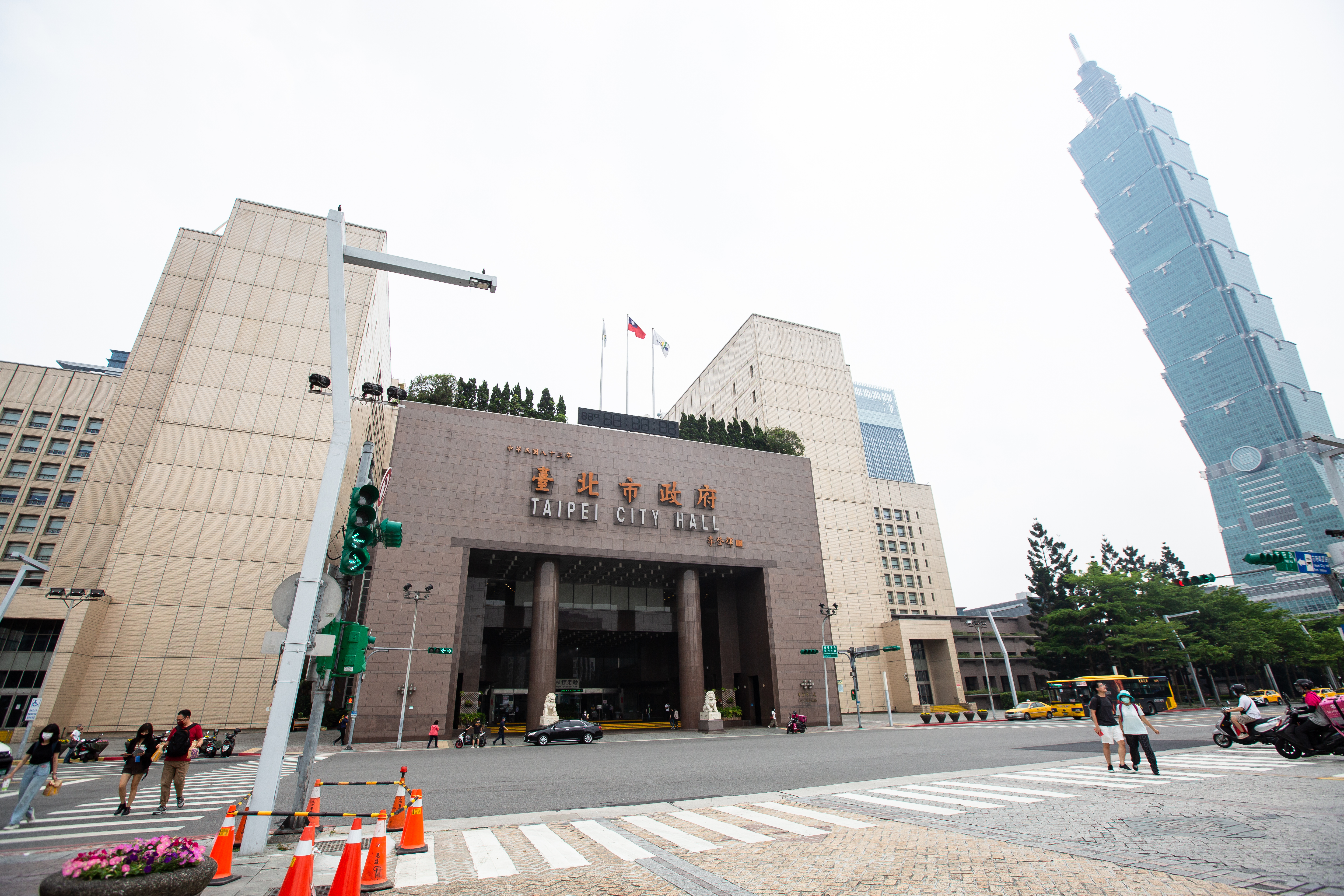 台北市教育局表示,截至今晨共計1個班級約21名學生出現腹瀉、嘔吐等症狀,其中11人有發燒情形,不排除為腸胃型感冒或諾羅病毒傳染。(本刊資料照)