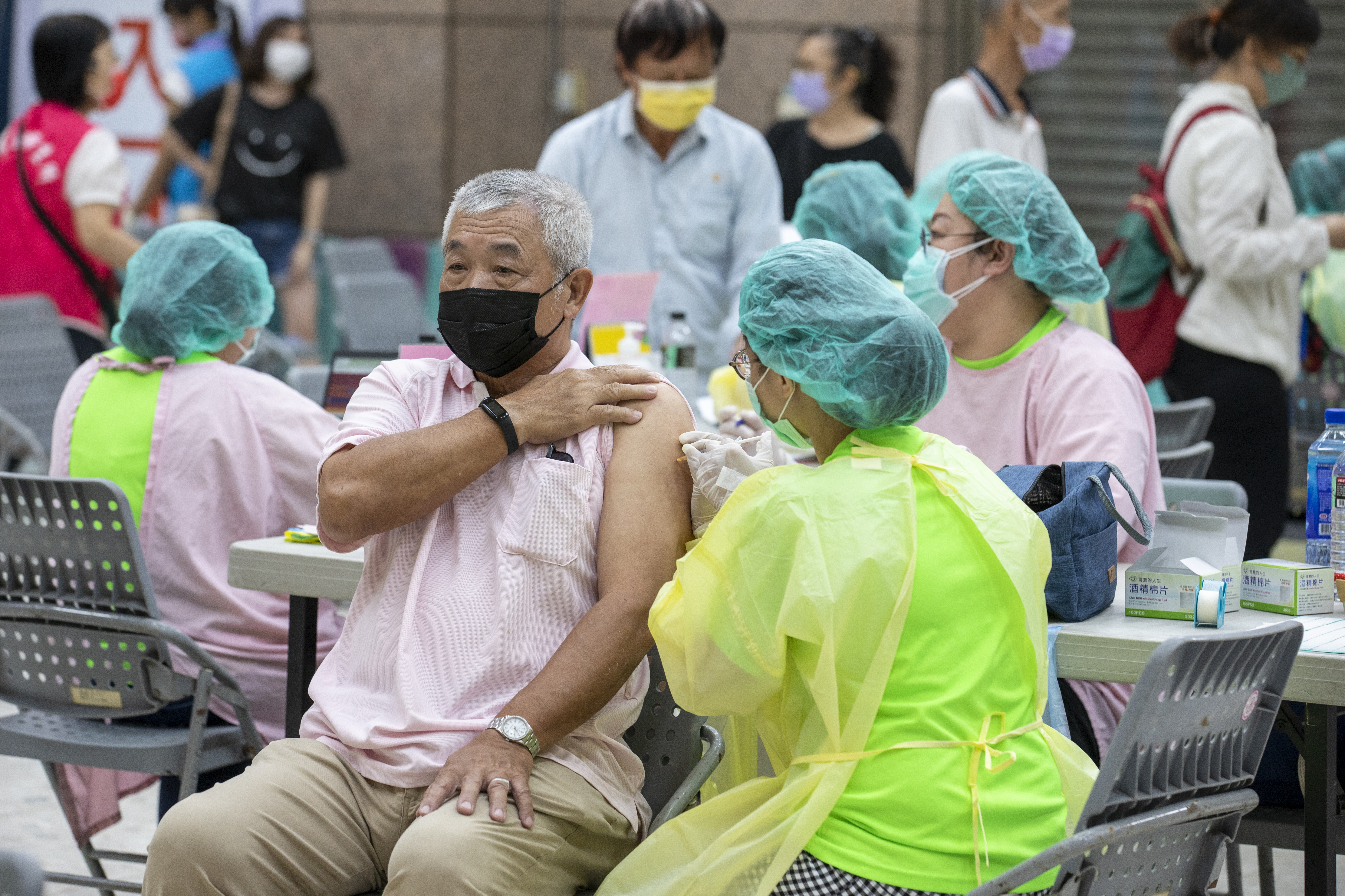 疾管署提醒,Novavax疫苗僅餘4,000劑提供接種至7月底,有意願接種疫苗的民眾想打要快。(本刊資料照)