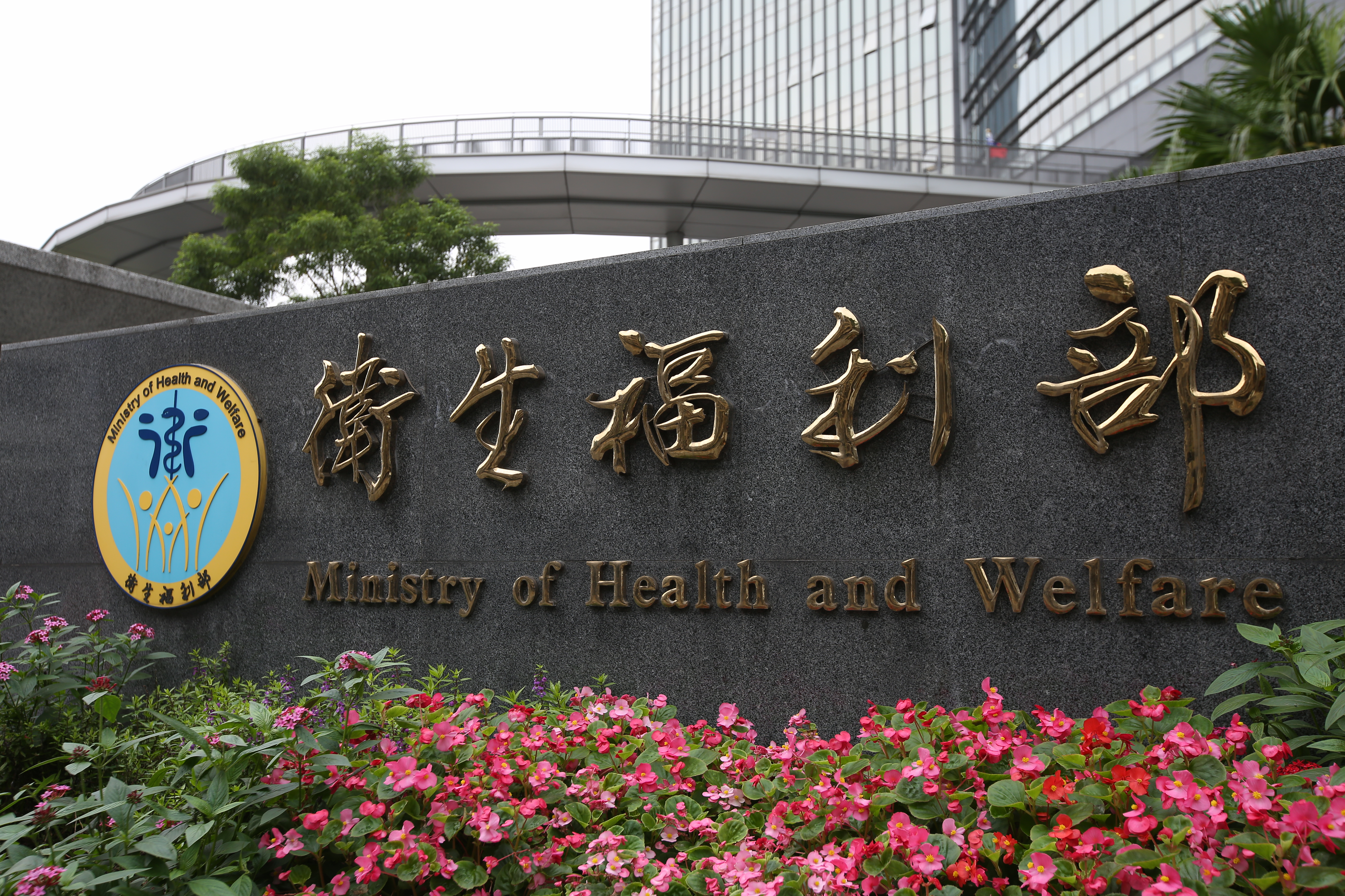 針對台中榮總醫師代刀一案,衛福部表示,若後續出現新事證,最重可停業甚至廢止醫師執照。(本刊資料照)