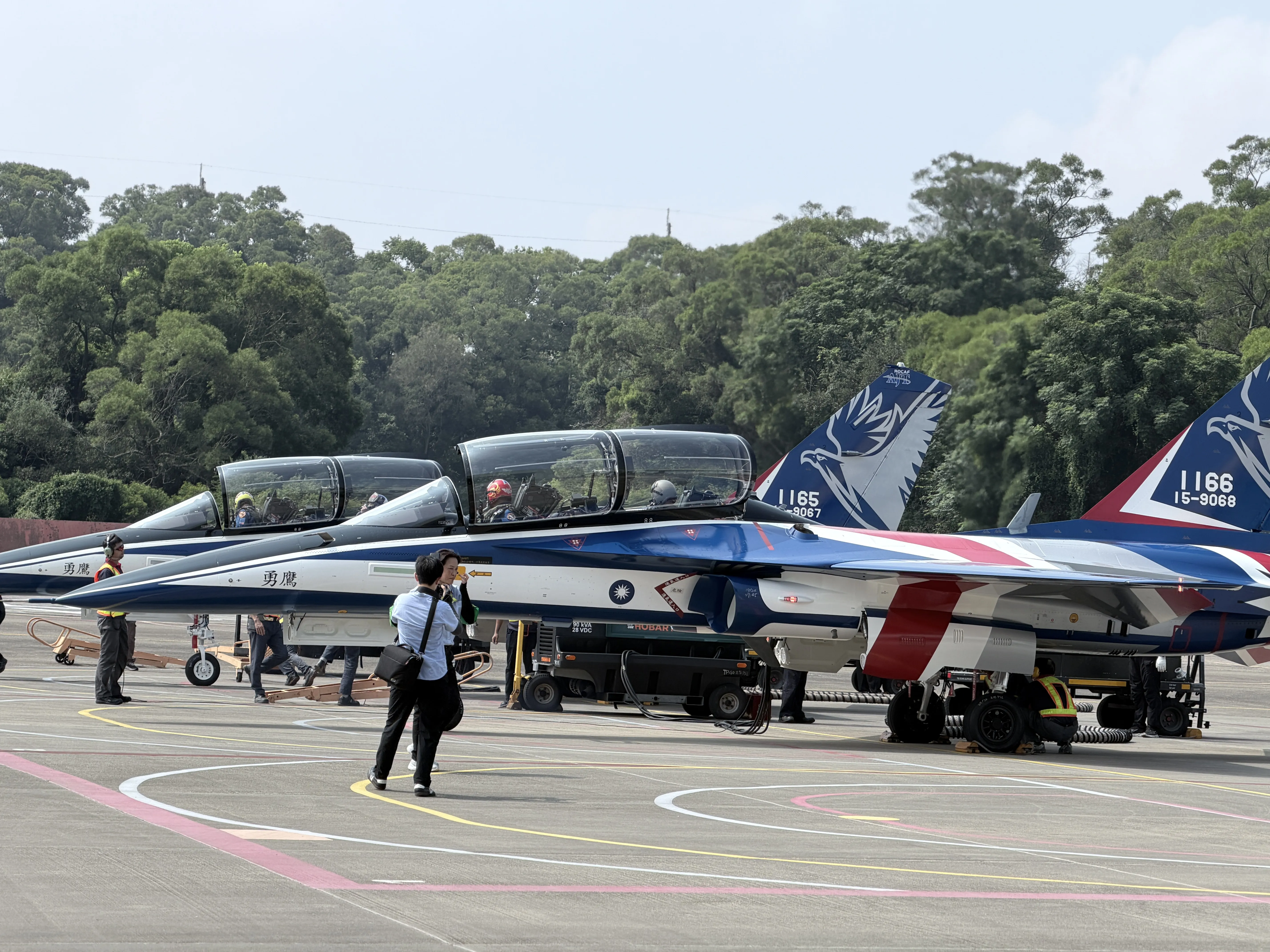 漢翔董座曹進平親自領軍交機　總座大呼激動樂看民航機、無人機助陣！