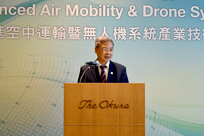 圖為經濟部長龔明鑫日前出席日本東京「臺日先進空中運輸暨無人機系統產業技術合作協定簽署儀式」。(經濟部提供)