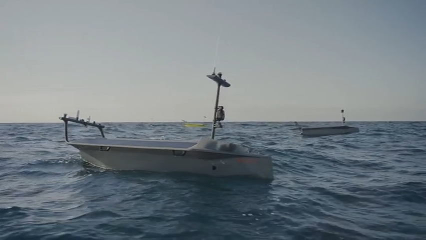 美國無人艇公司Seasats旗下無人水面載具「光魚」(Lightfish),成功完成首次自主穿越台灣海峽的任務。(翻攝Seasats網站)
