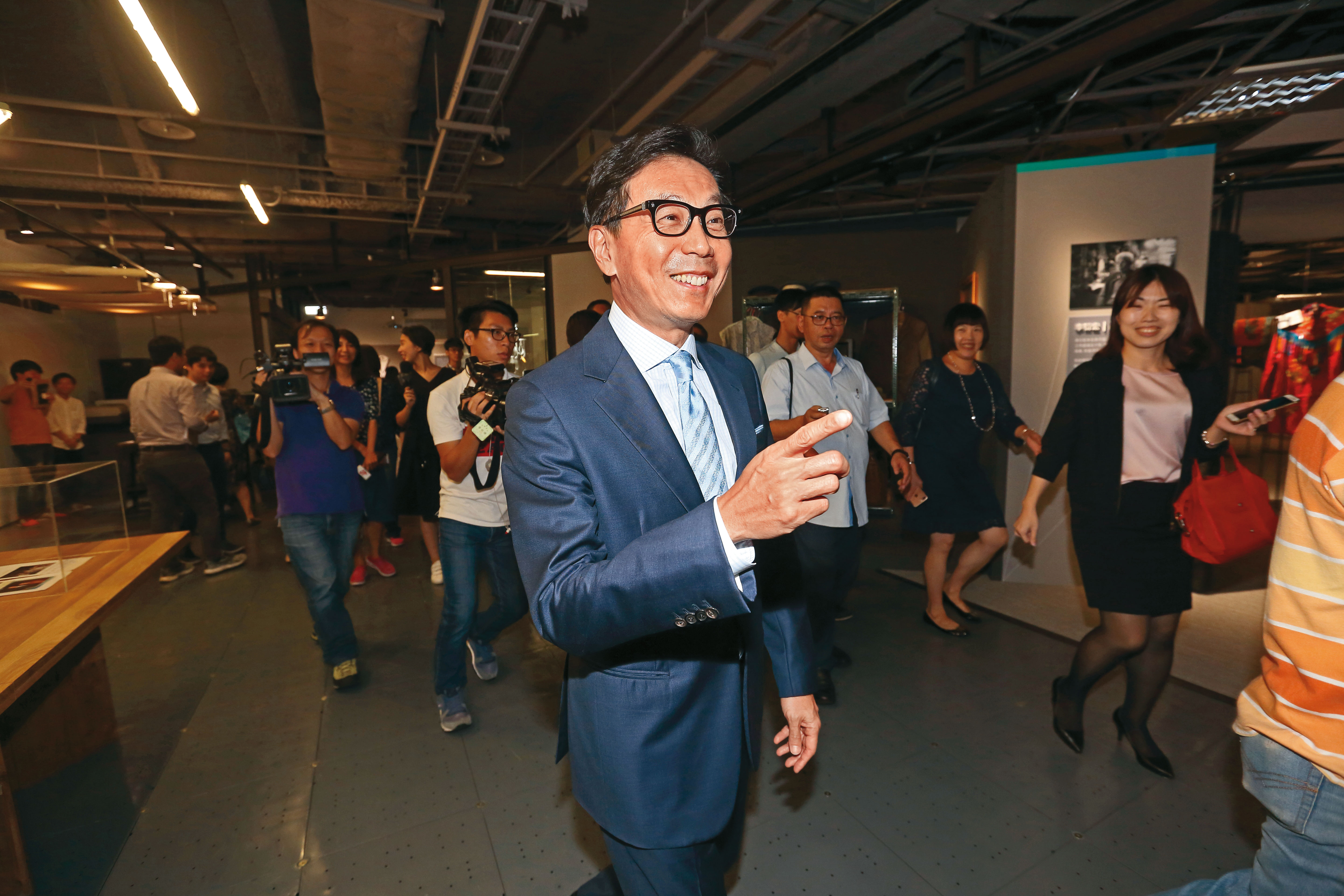 富邦集團大董蔡明忠為台灣大出手,將以最高291億元公開收購精誠。
