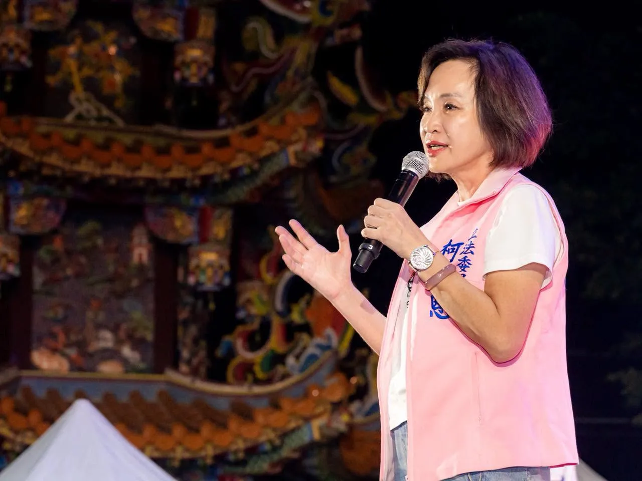 團隊弔唁後發名片惹議　柯志恩內部調查認了：向家屬鄭重致歉