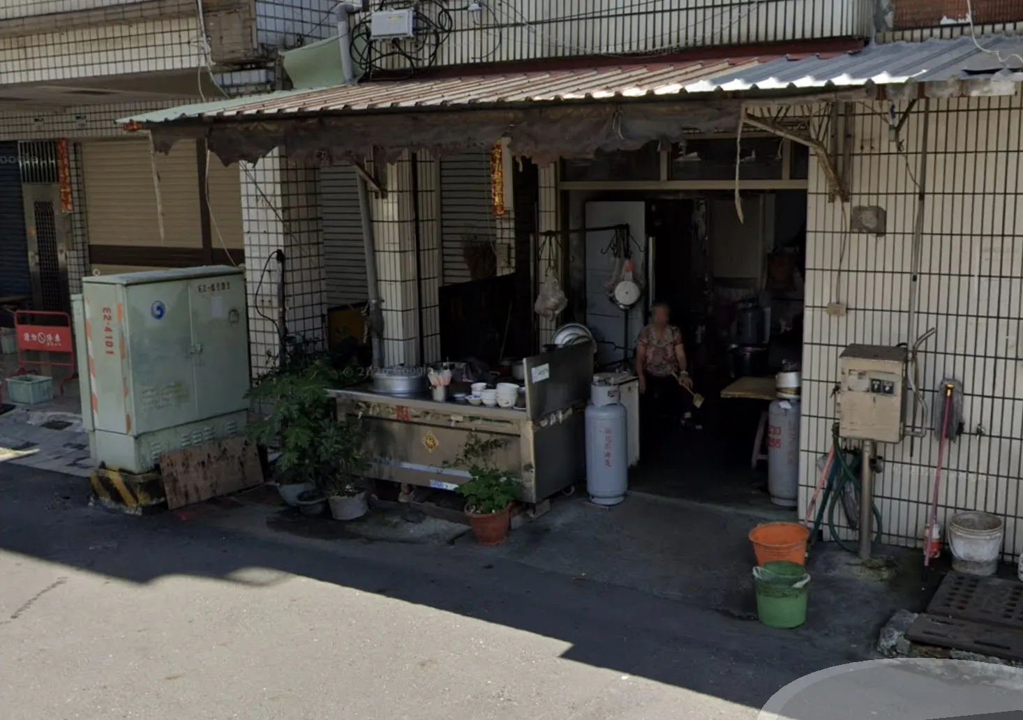 美食網紅推薦爆紅！前鎮15元碗粿被指衛生堪慮「衛生局上門」　8旬老夫妻無奈收攤