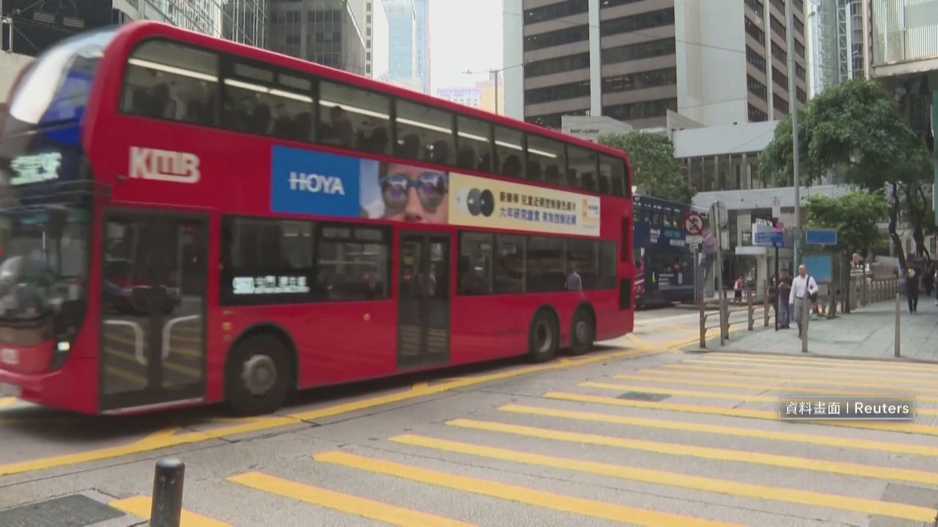 法國媒體指出,中共接管香港後,大量中國內地人口移入香港,淹沒香港本地「叛逆性較高」的人口。(路透社)