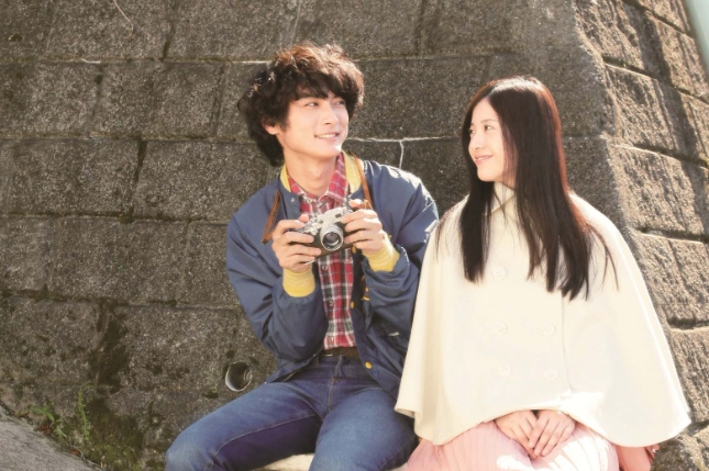 電影《橫道世之介》由高良健吾(左)和吉高由里子(右)主演, 即將在台重映。(天馬行空提供)