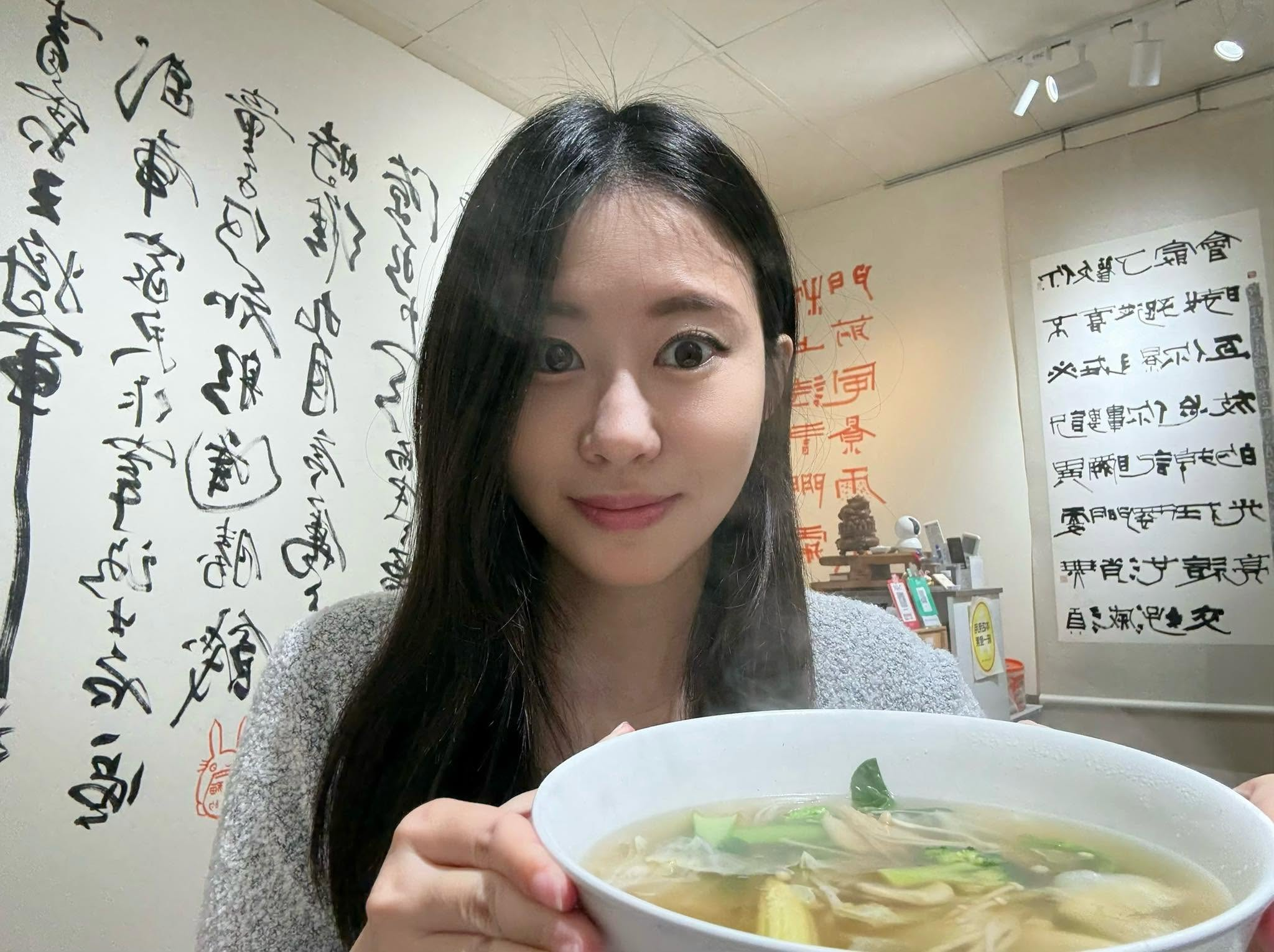 林京玲於2024年大選曾獲柯美蘭邀請擔任發言人。(翻攝自林京玲臉書)