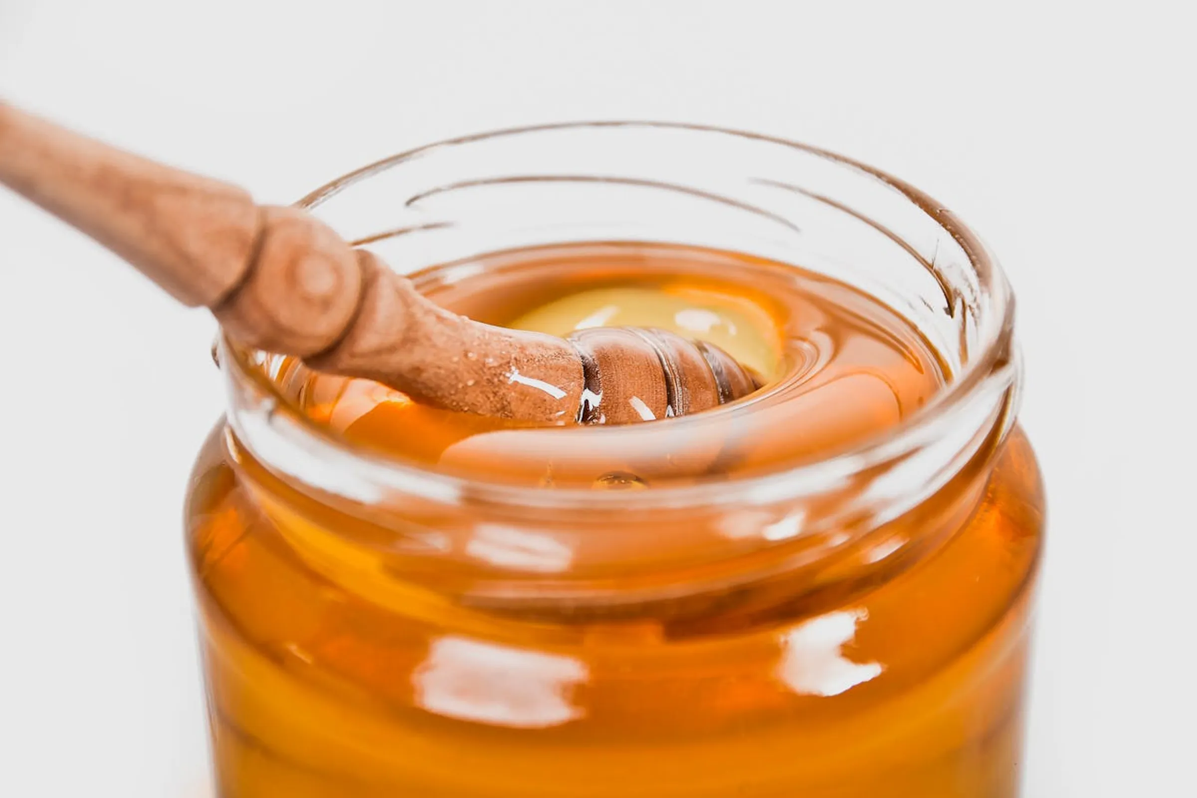 某慢性腎衰竭患者因聽信偏方狂灌蜂蜜水,沒想到反而被送去急診緊急洗腎。(示意圖,Pexels)