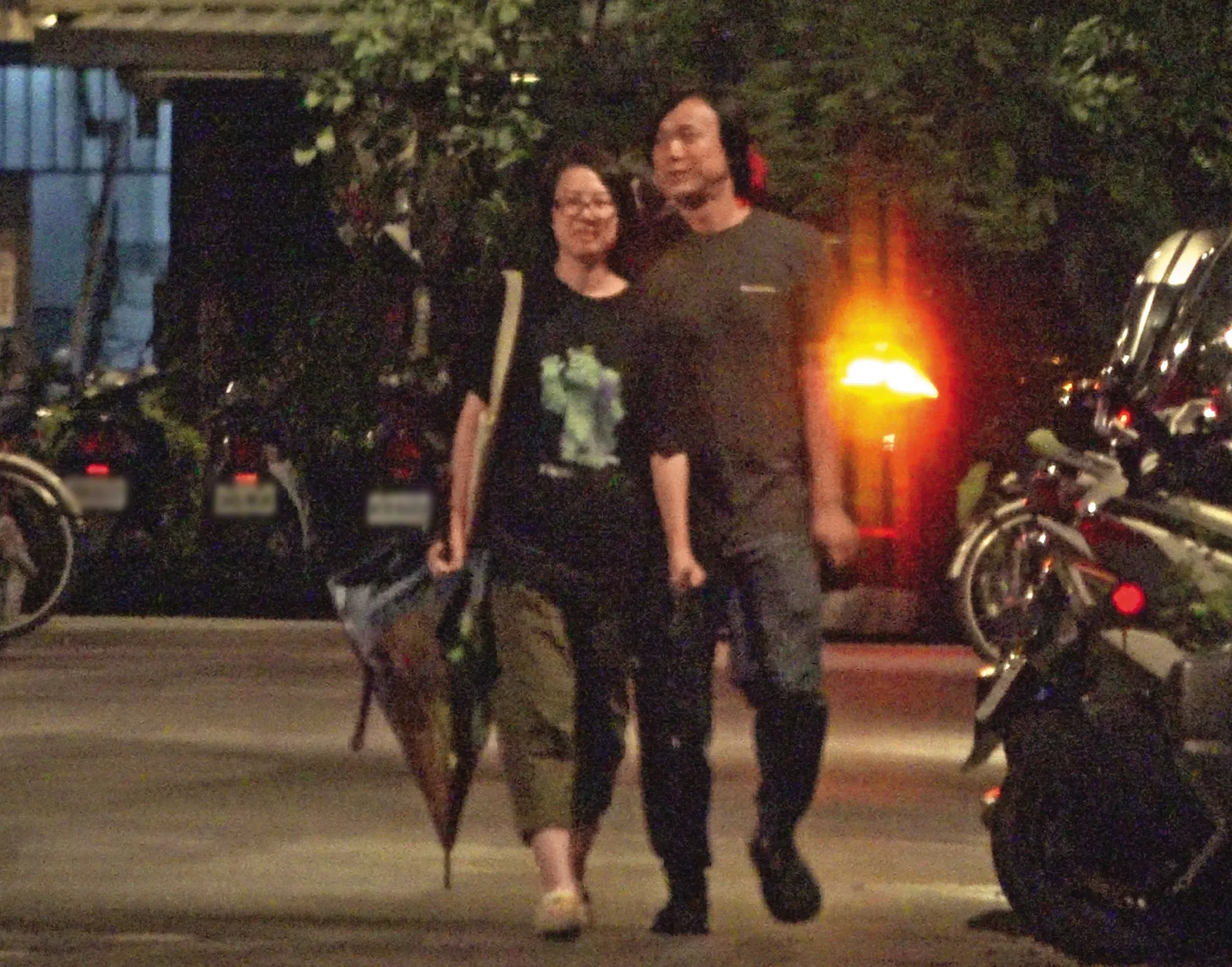 蕭煌奇半百得子1／蕭煌奇街頭愛妻攬牢牢　自曝做人計畫「發動好多次」