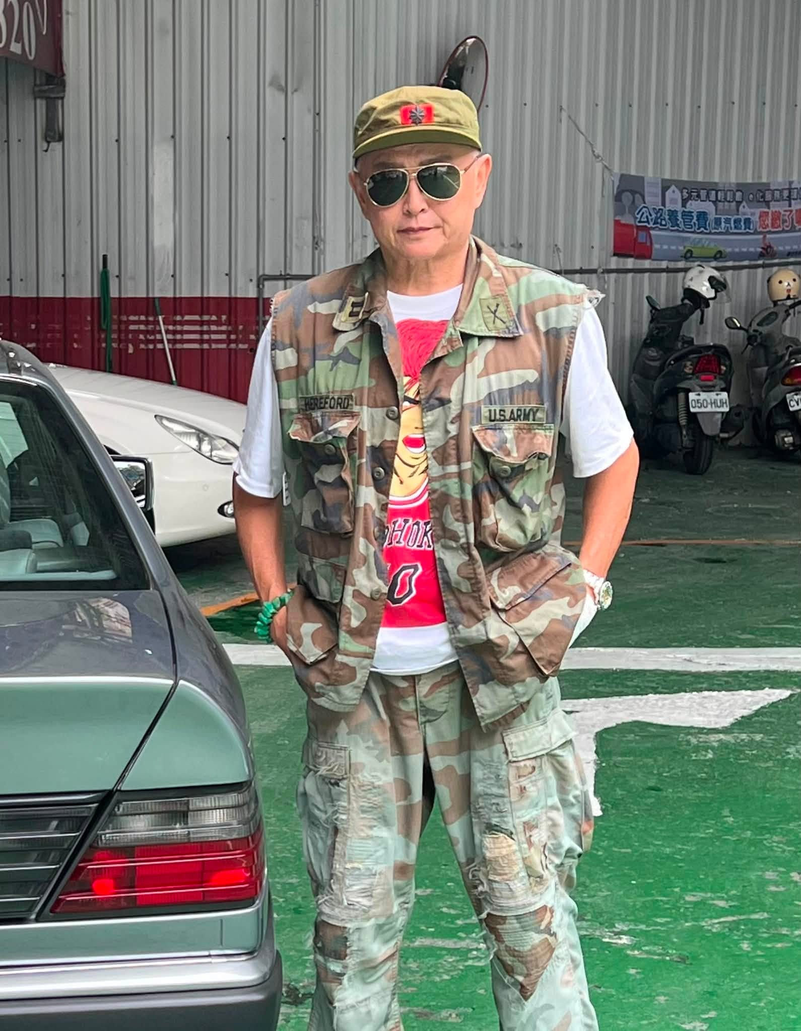 李國超收紅燈右轉罰單氣炸!連發文轟檢舉制度怒喊製造人民對立。(翻攝自李國超臉書)