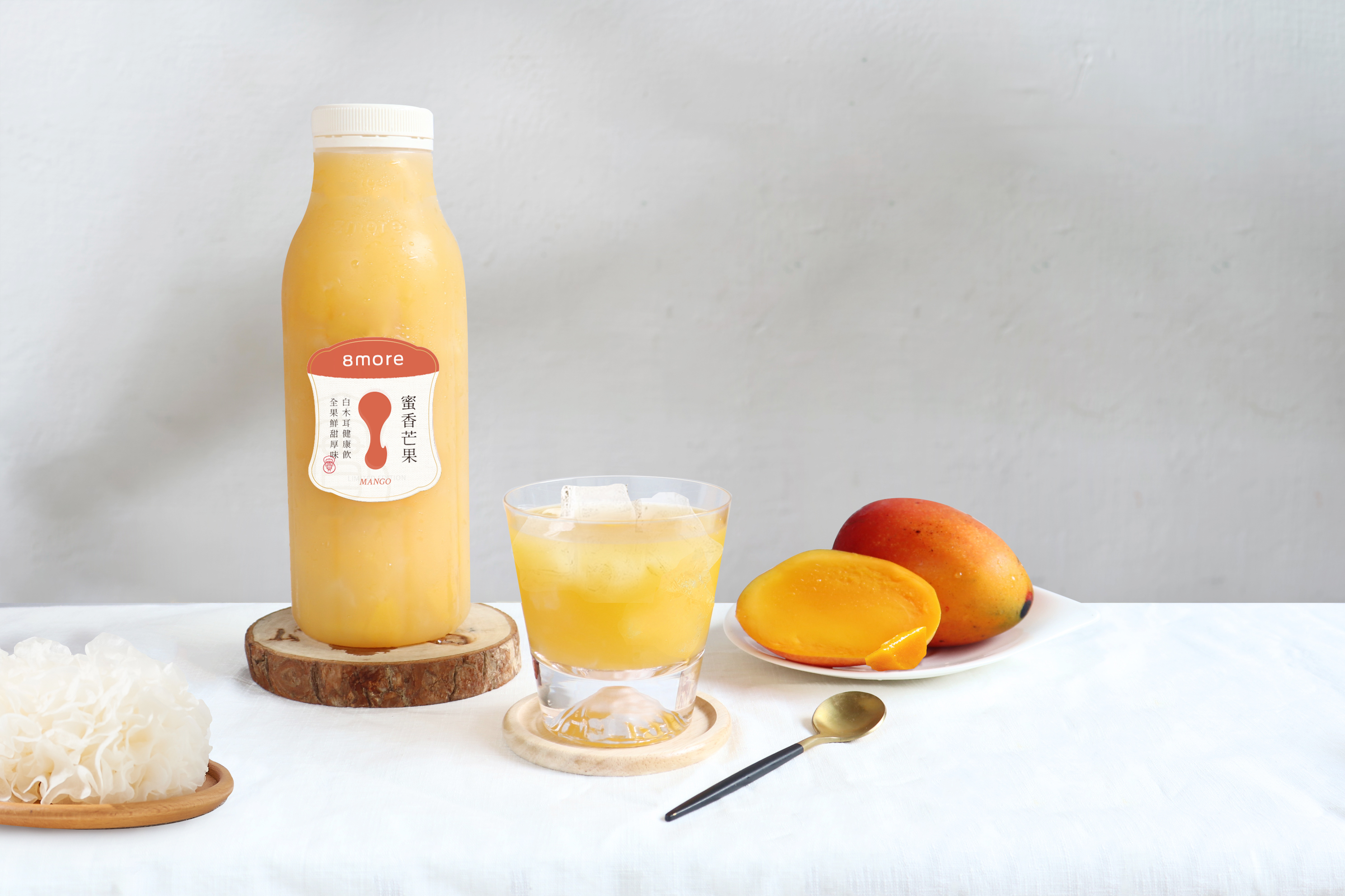 8more 今夏推出限定新品「蜜香芒果白木耳飲」(圖/8more 提供)