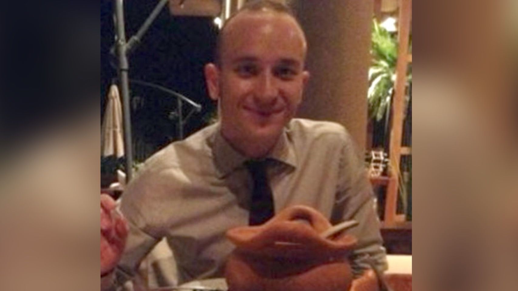 義大利一名46歲釀酒師貝托里尼(Marco Bettolini)被酒精氣體熏暈,意外跌落葡萄酒桶裡溺死。(翻攝自社群網站X@renmusb1)