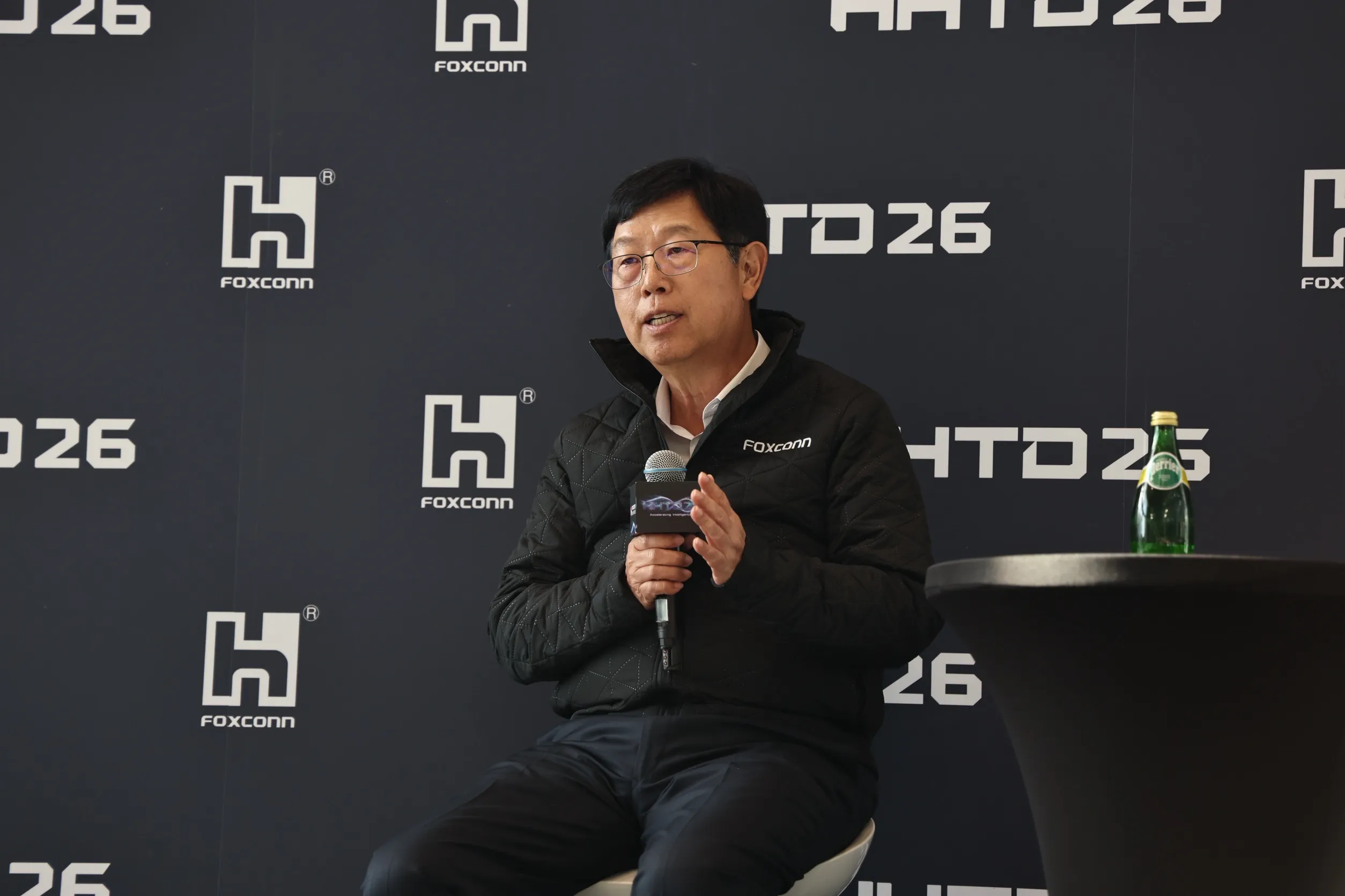 鴻海科技日5／劉揚偉中途離席密會AI巨頭　談AI泡沫有兩種