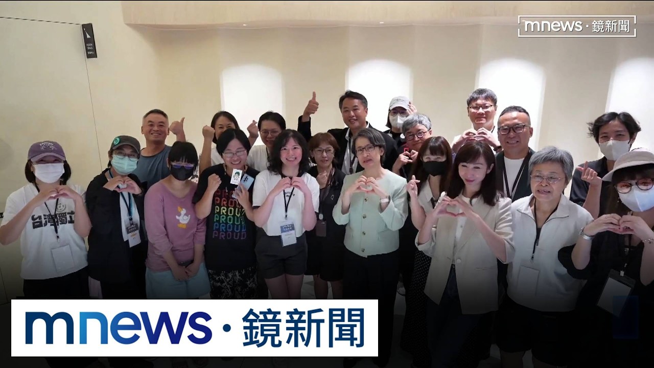 獨家／回望公民行動足跡！　蕭美琴走進「給台灣的情書」特展