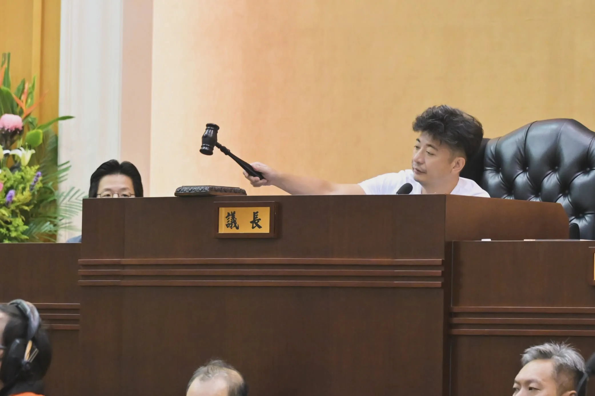 議會擺桌餐敘涉賄選　彰化議長謝典霖與父母+2共犯遭聲押