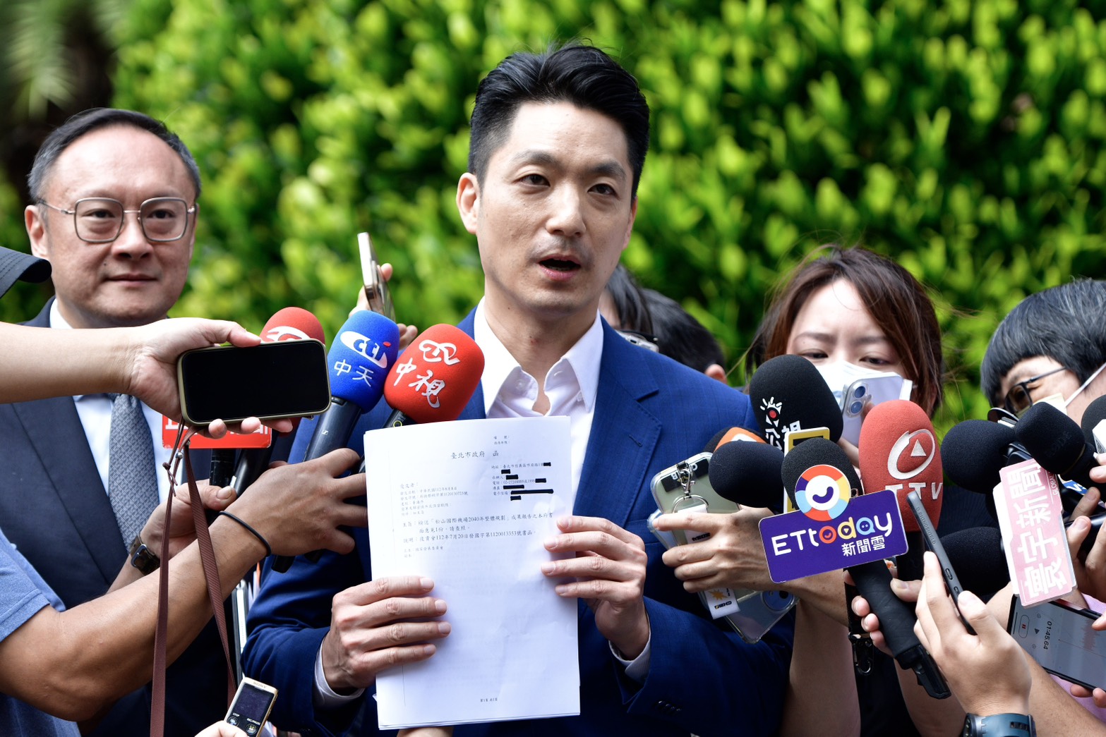 傳邀蔡康永上台唱競選歌〈台北安可〉遭婉拒,蔣萬安回應了。(鏡報李智為)