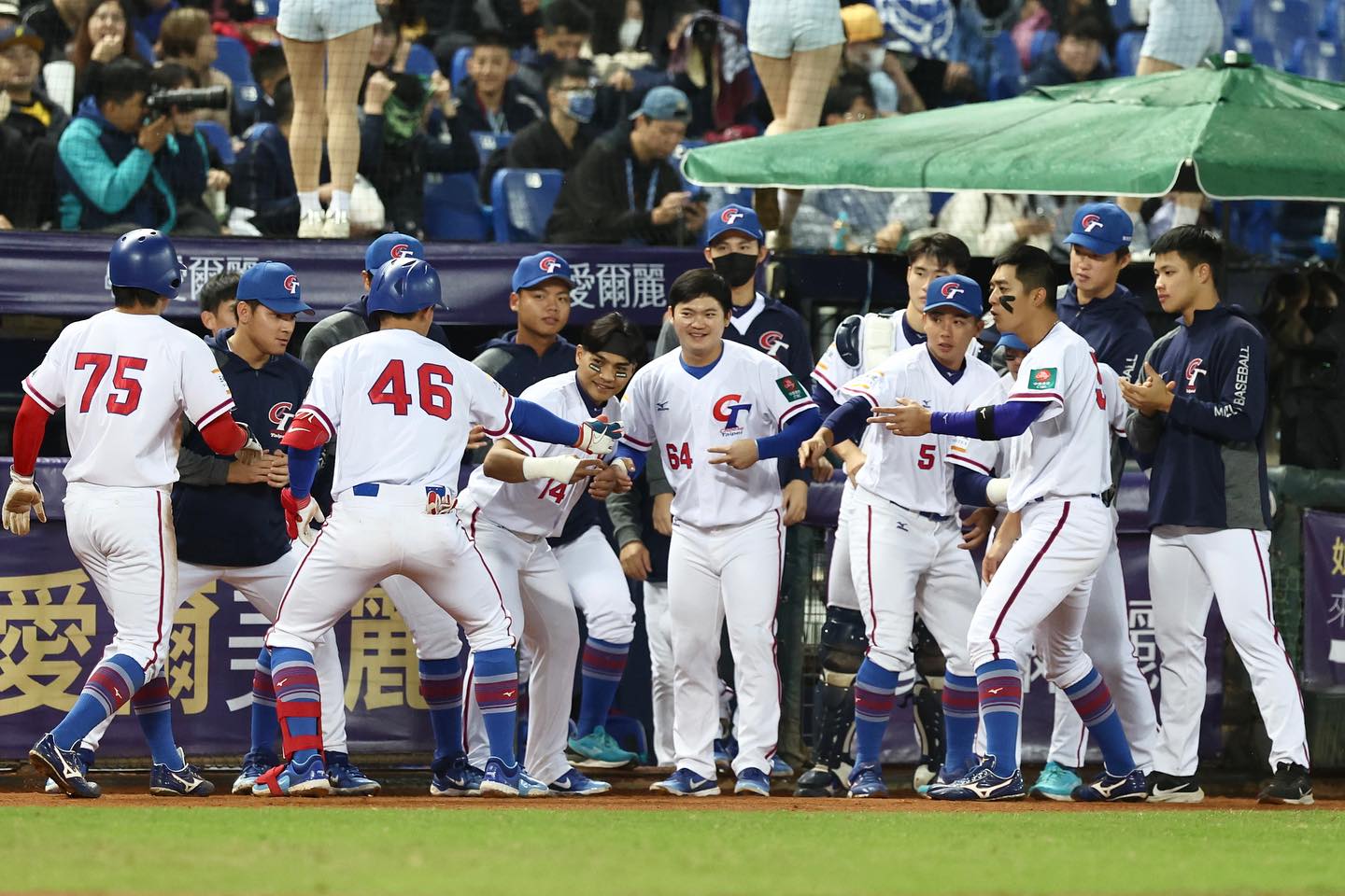 台灣今日扣倒香港,以預賽3戰全勝晉級超級循環賽。(棒協提供)