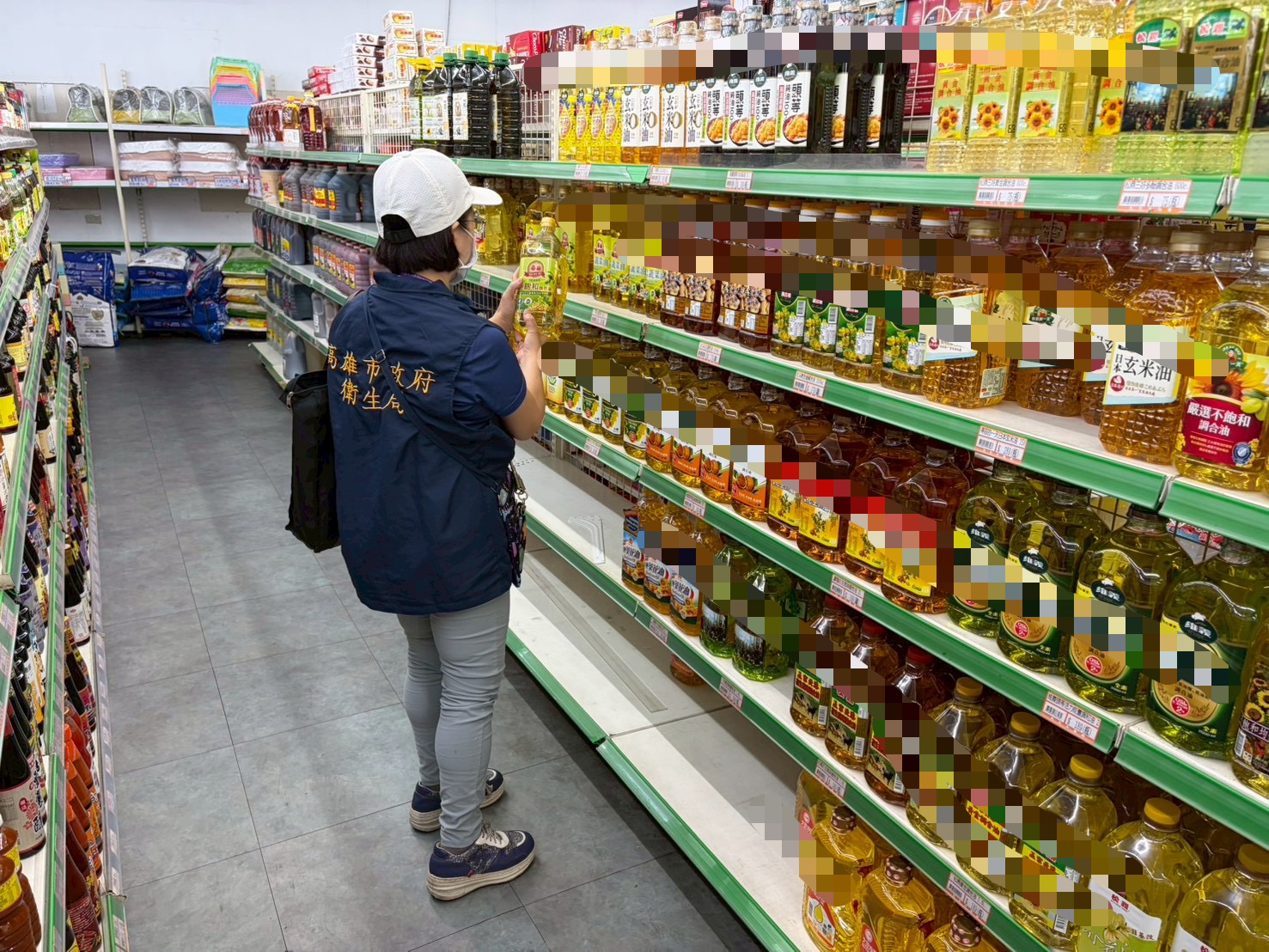 高雄市政府新增29間業者使用到問題油,至今累計有49間業者使用到問題油。(高雄市衛生局提供)