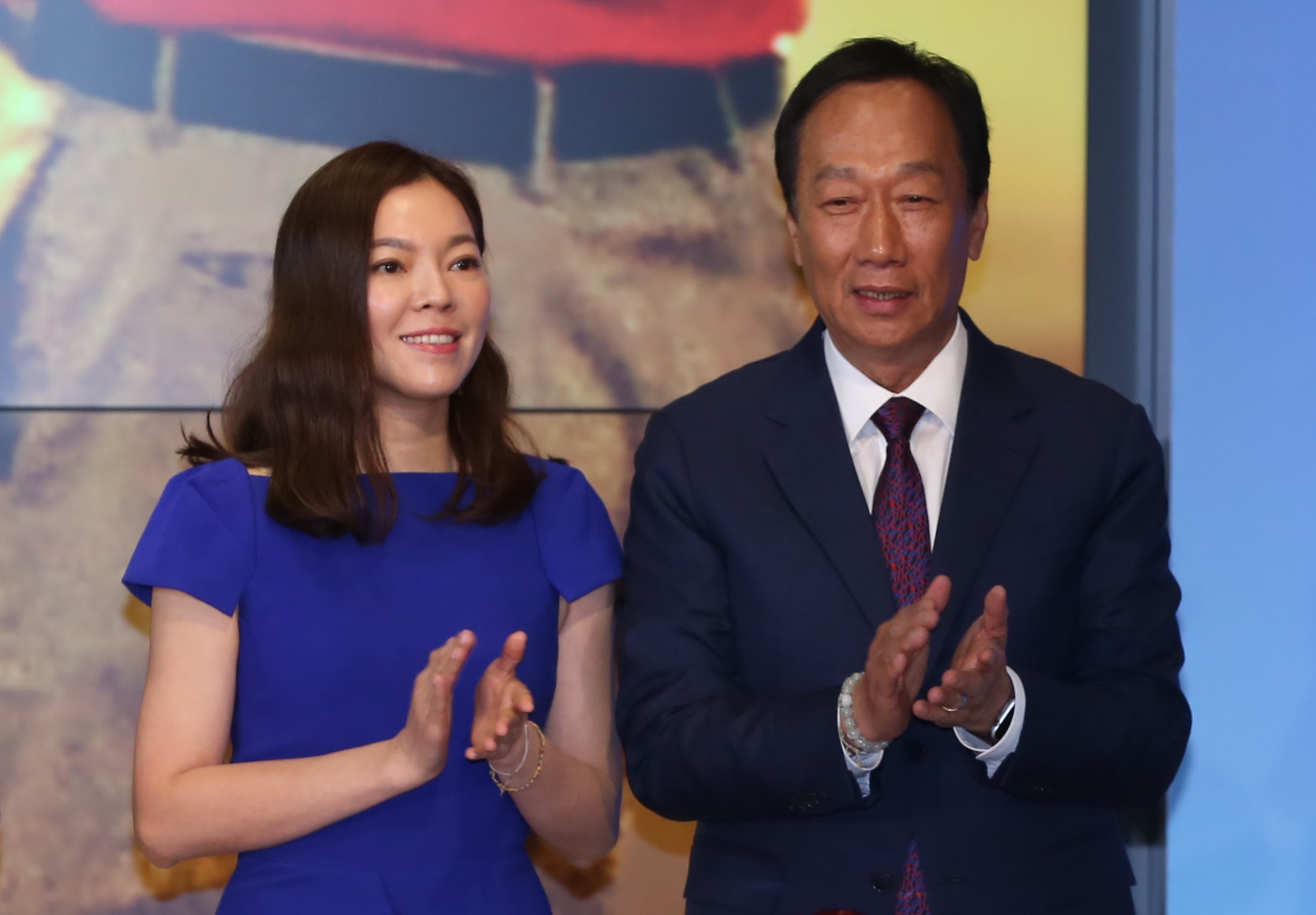 郭台銘(右)和夫人曾馨瑩(左)結婚18年。(本刊資料照)