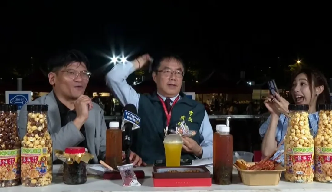 鍘美藝術節登場！黃偉哲現身發糖果　「網路發起」號召力讓團隊也意外