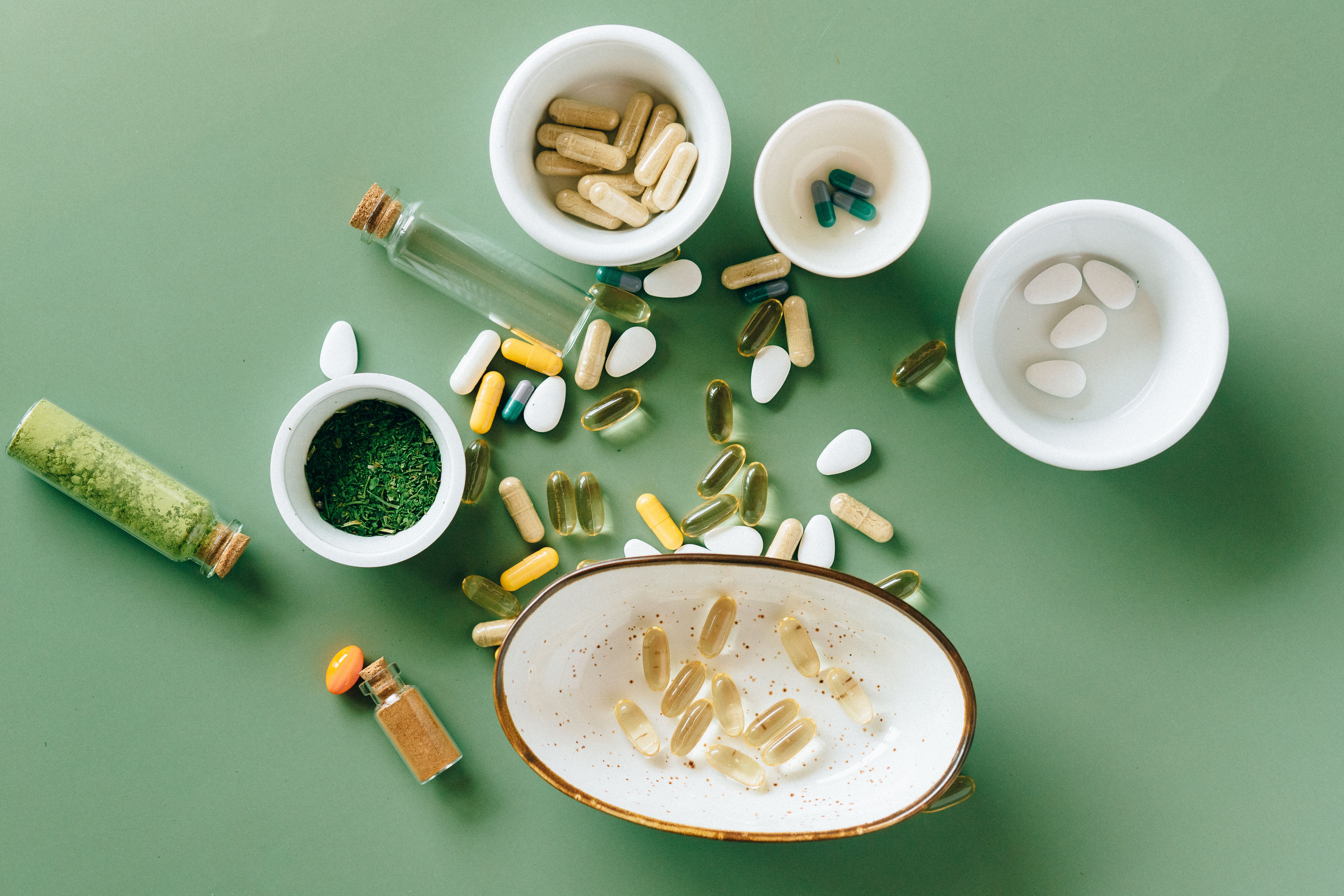 專家提醒,保健食品不可盲目補充,應諮詢專業人員,確認是否符合自身需求。(pexels提供)