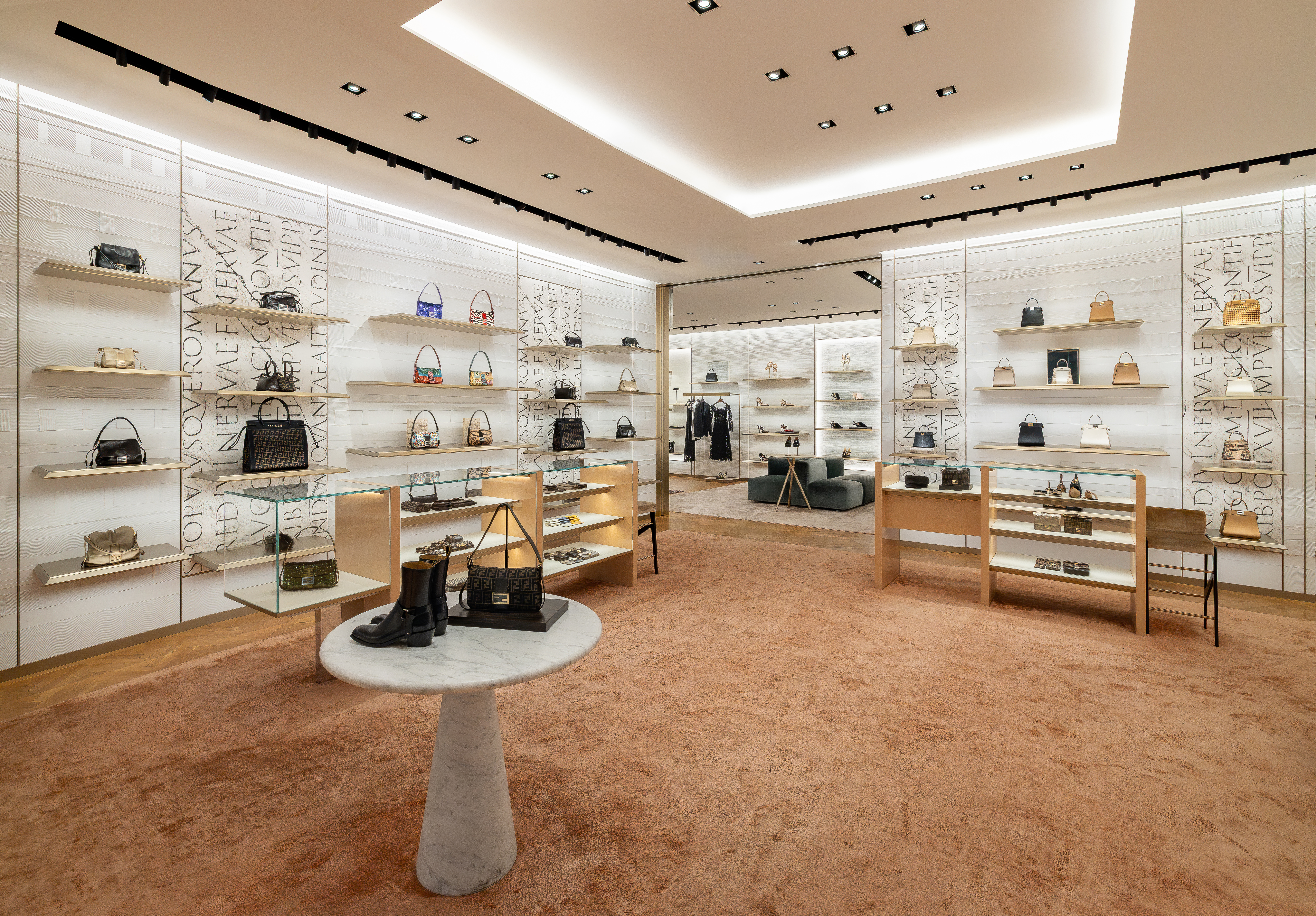 FENDI台北101精品店店裝。(FENDI提供)