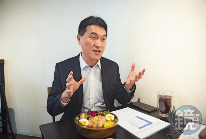 錢鏡你家1／投資10年倒賠2萬　財經作家靠「無聊投資」9年滾千萬