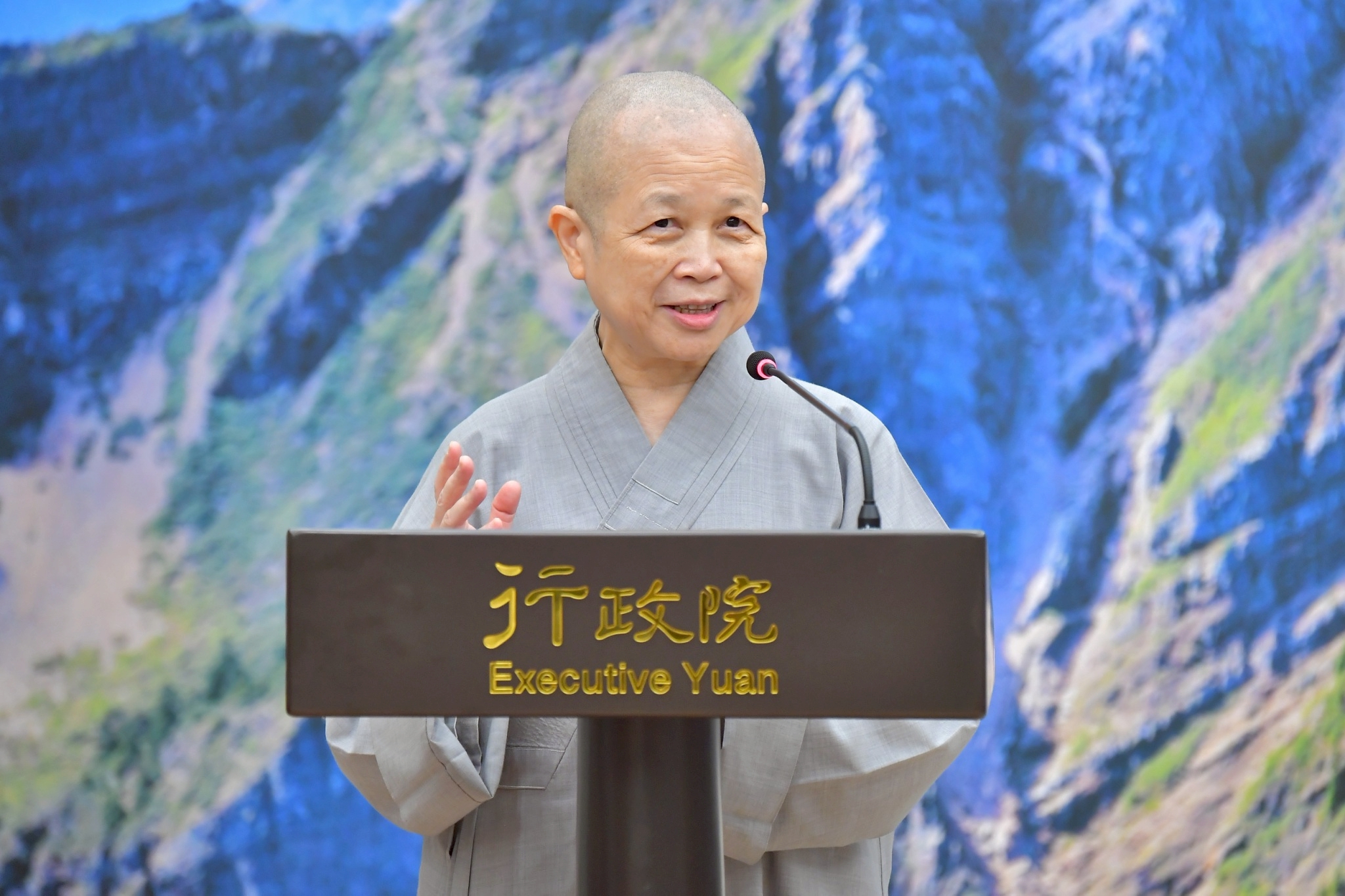 釋昭慧近日主張拒領普發現金1萬元,引發話題討論。(行政院提供)