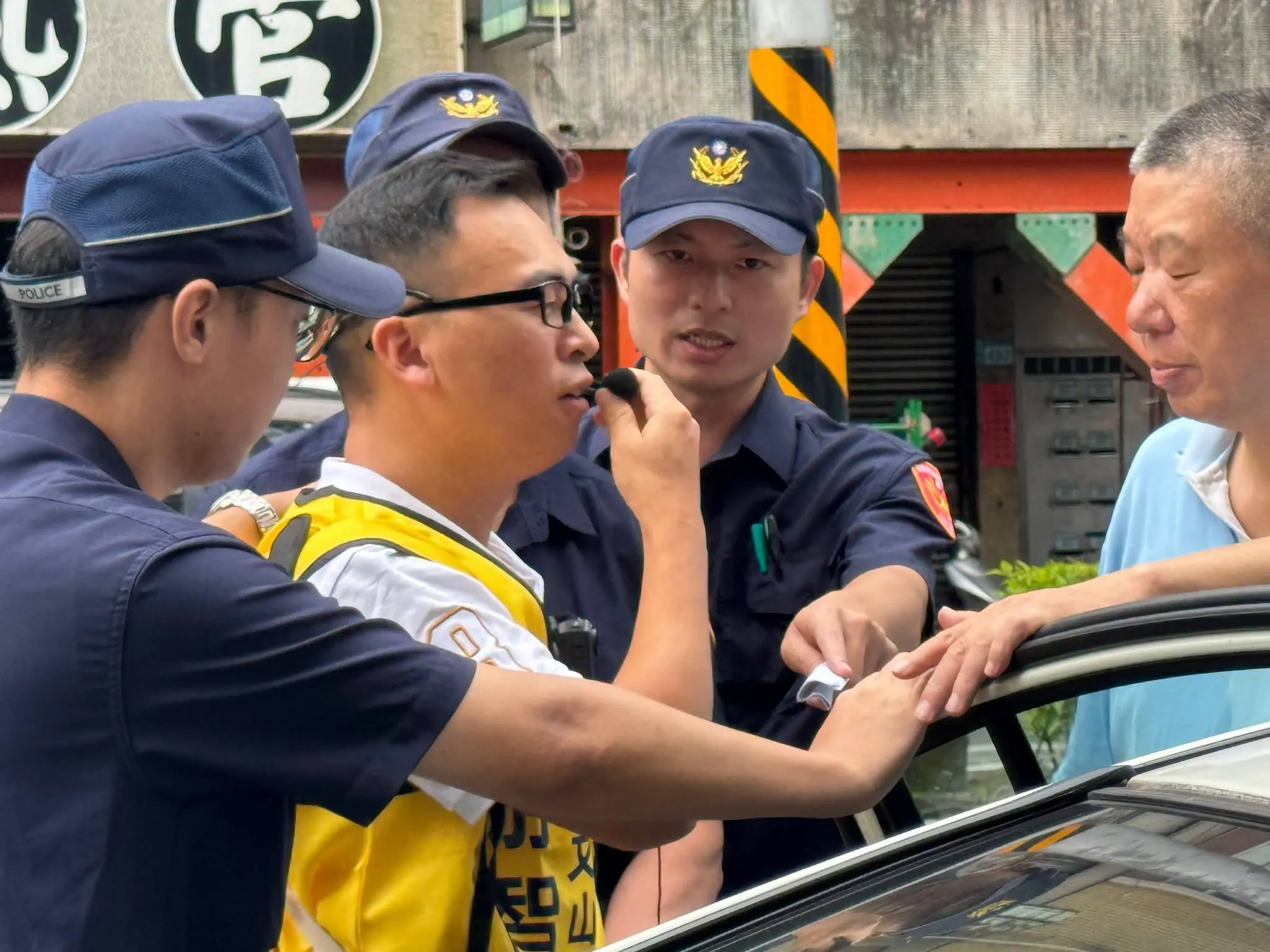 喊「替川伯討公道」　游智彬到張志豪服務處砸雞蛋！遭依現行犯逮捕