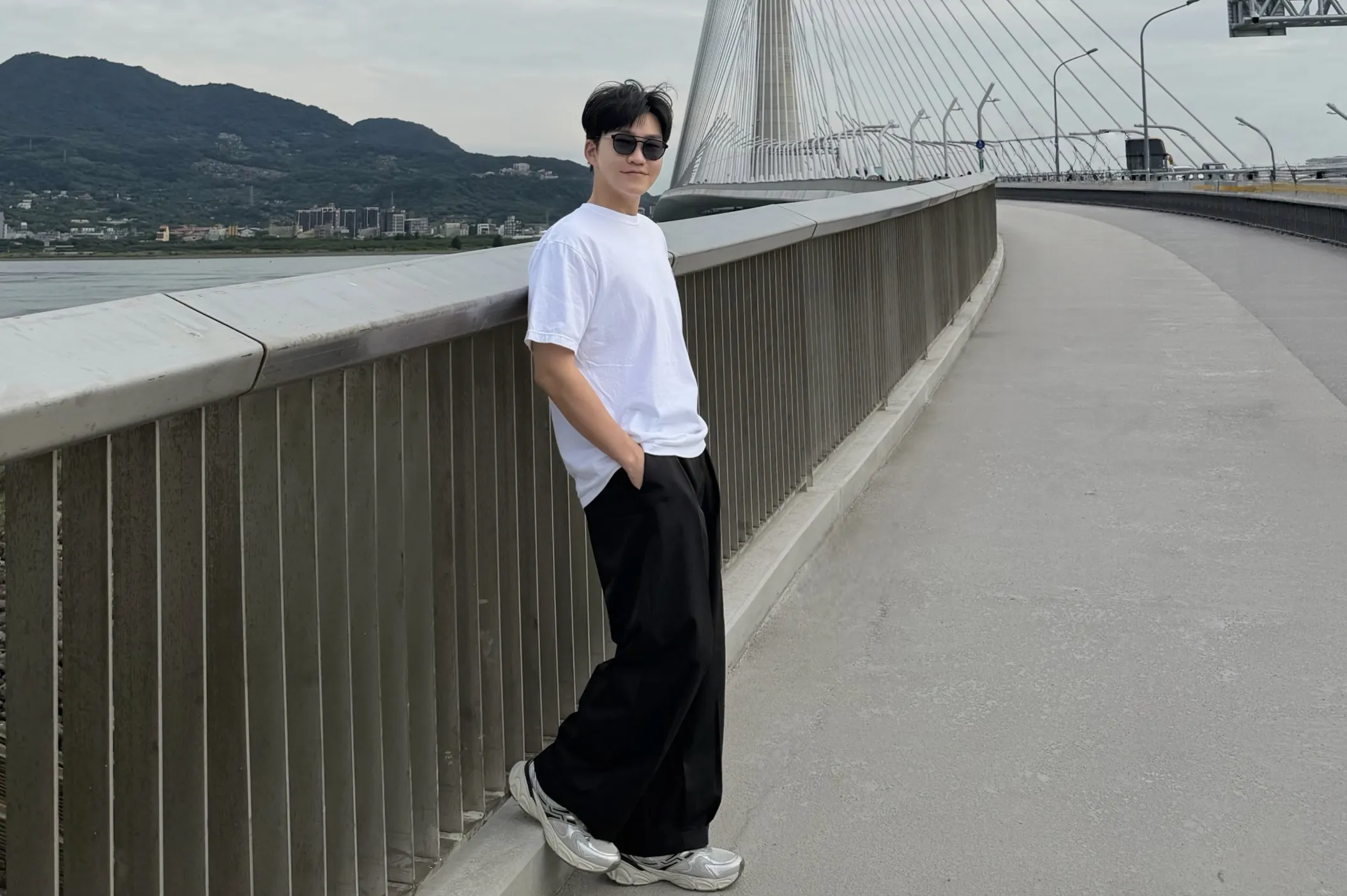 Joeman被爆趁前女友出國「私約AV女優」　道歉坦言：有很多做錯的地方