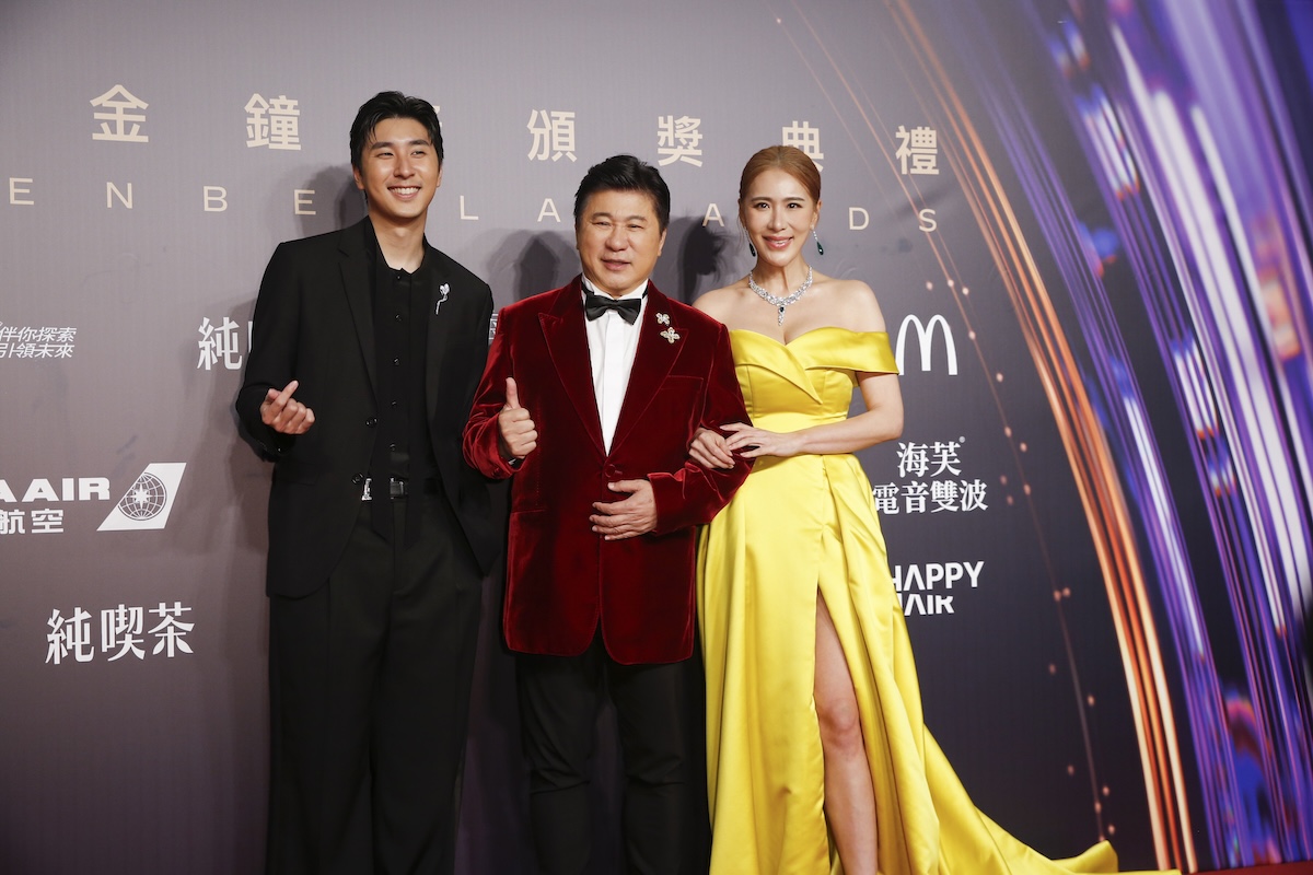 胡瓜今年金鐘獎帶著兒子胡釋安(左)女兒小禎一起走紅毯。(圖/鏡週刊攝影組)