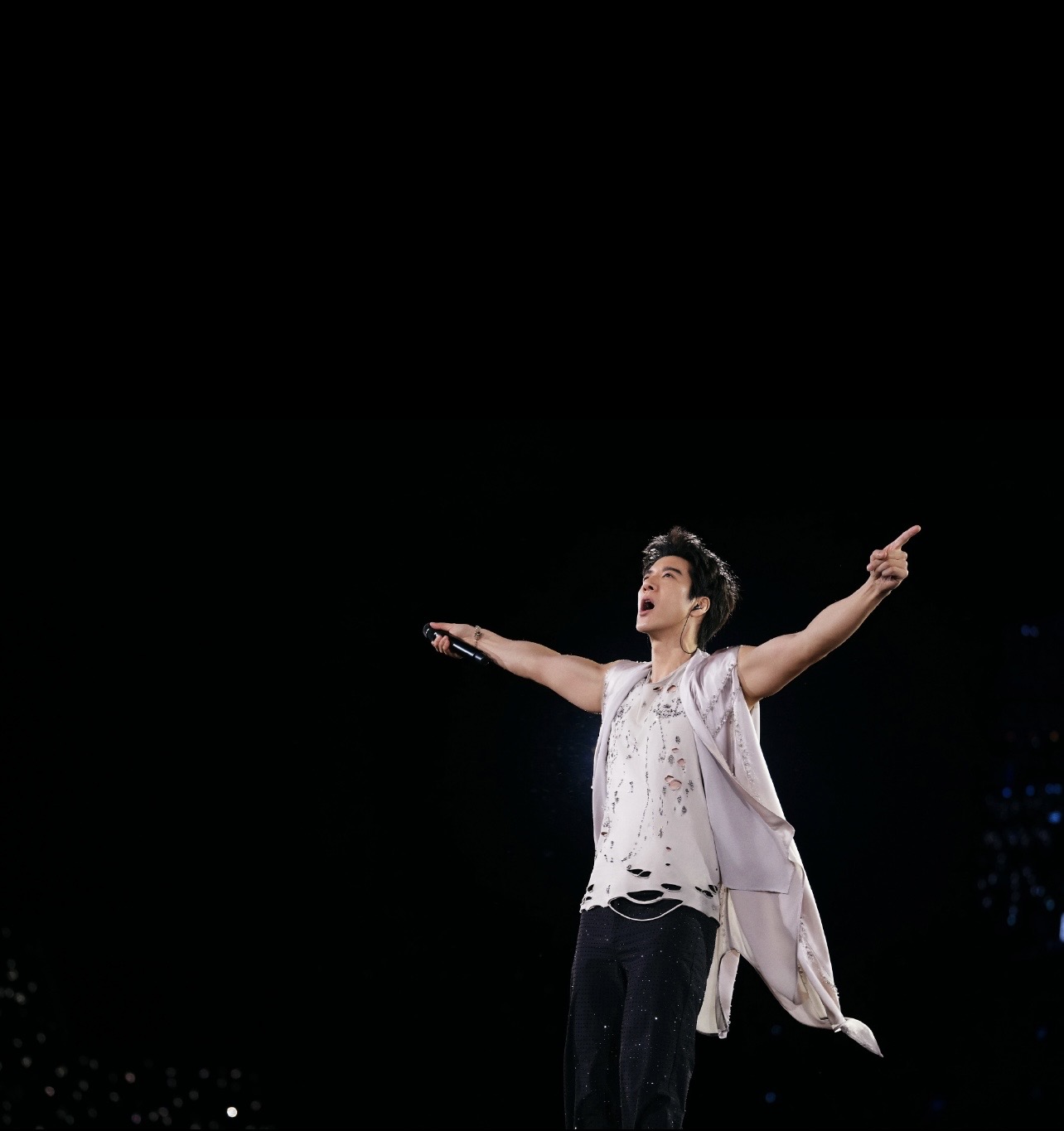 王力宏21年前單曲〈在梅邊〉再翻紅。(圖/翻攝自王力宏微博)