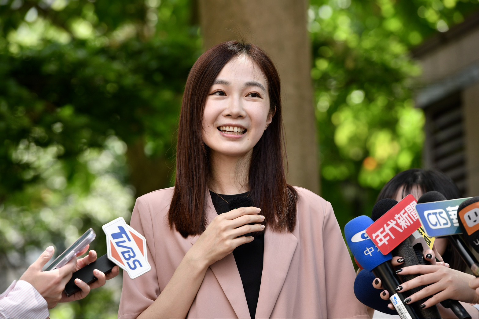 楊寶楨宣布退出民眾黨獨立參選市議員。(鏡報李智為)